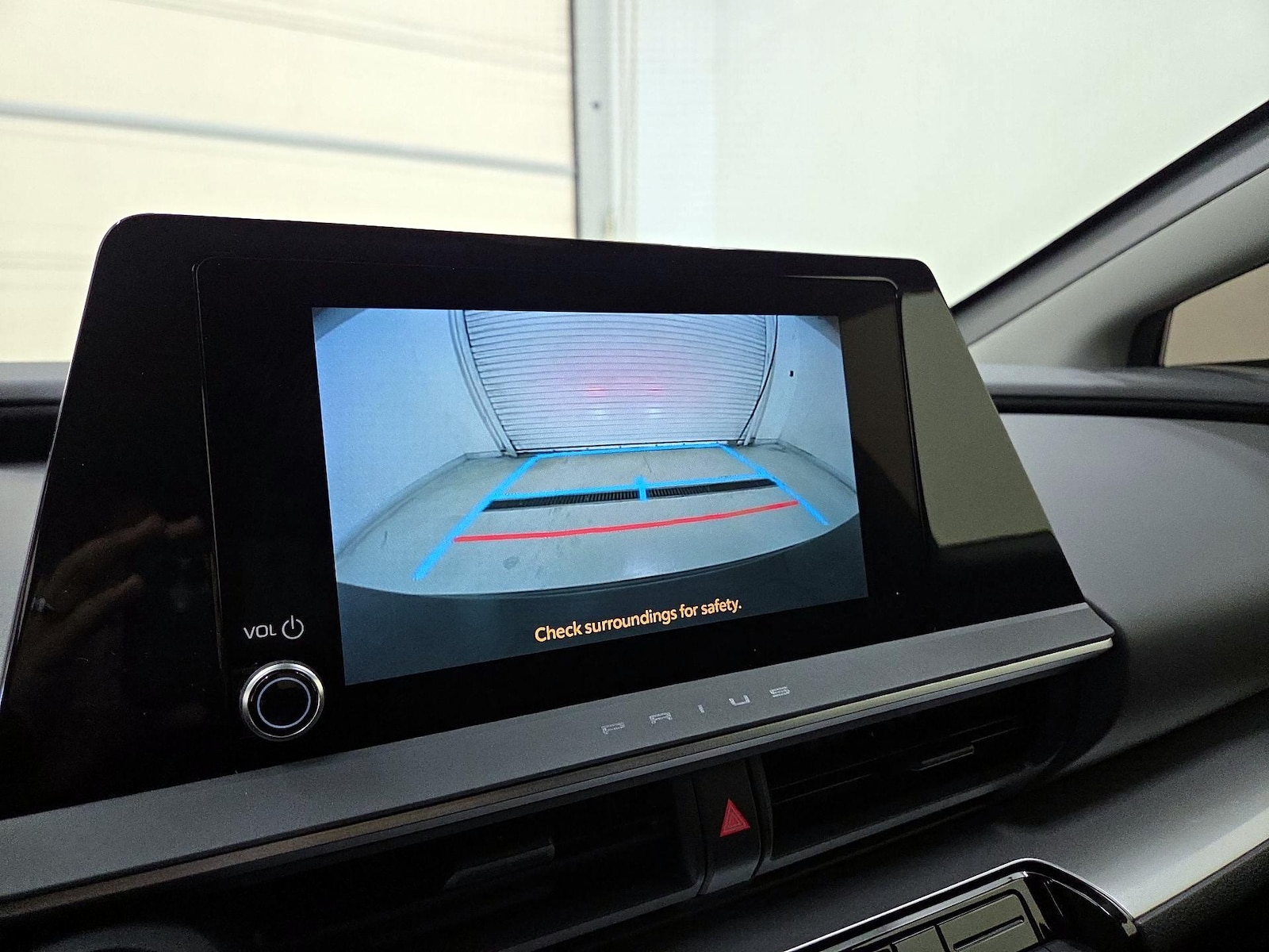 2024 Toyota Prius LE - Photo 15