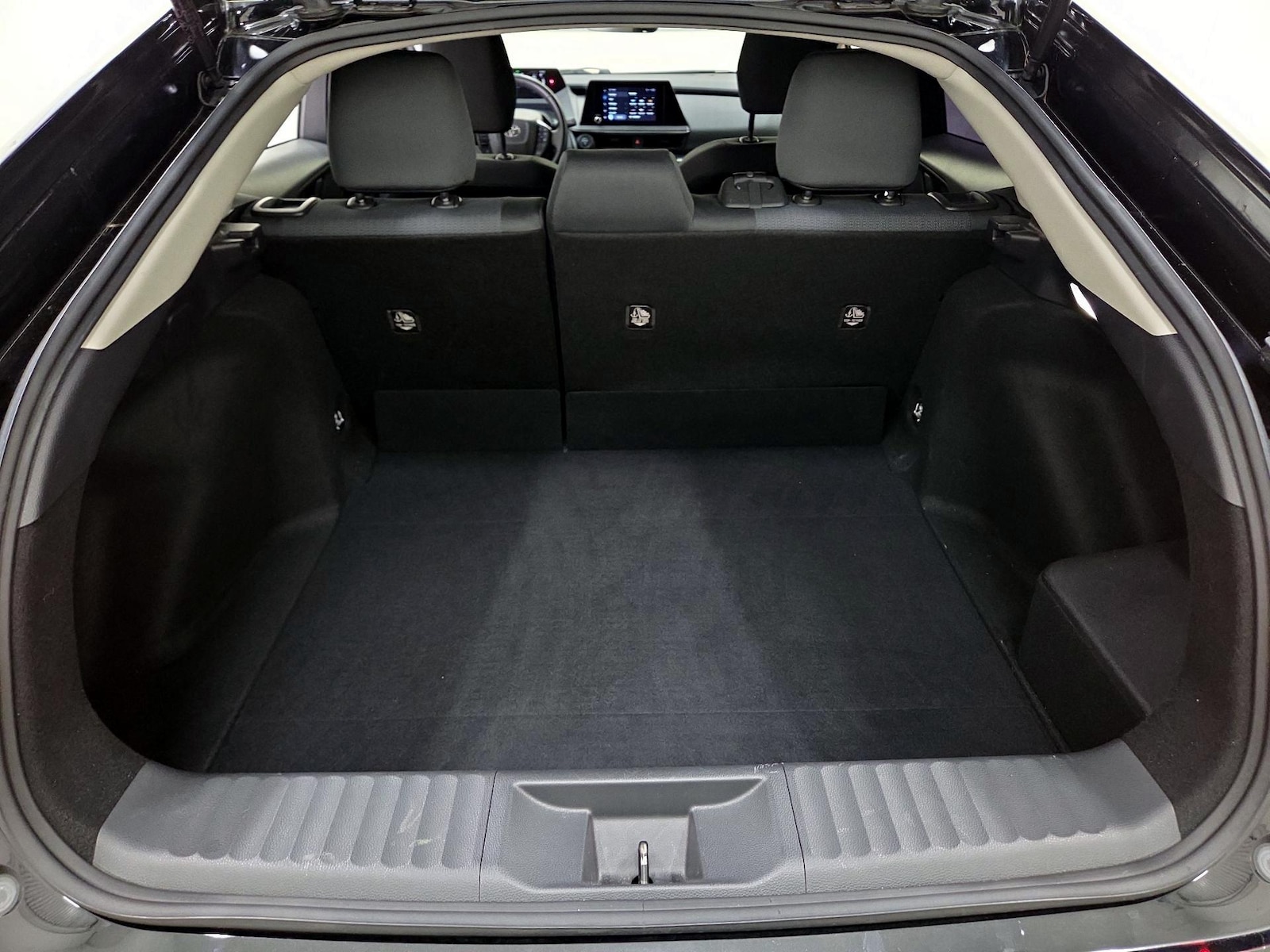 2024 Toyota Prius LE - Photo 21