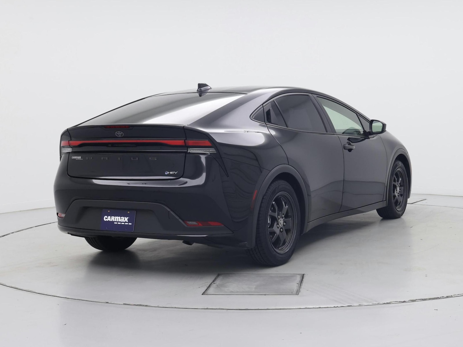 2024 Toyota Prius LE - Photo 9