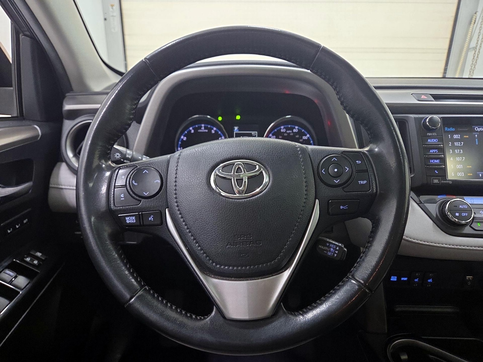 2018 Toyota RAV4 Limited - Photo 11