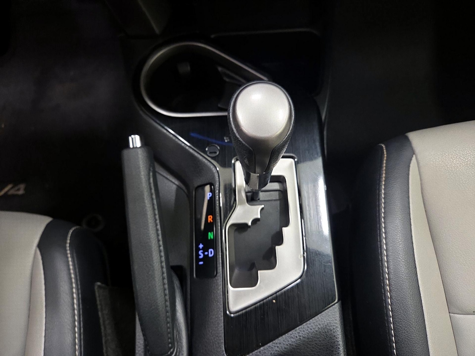 2018 Toyota RAV4 Limited - Photo 18