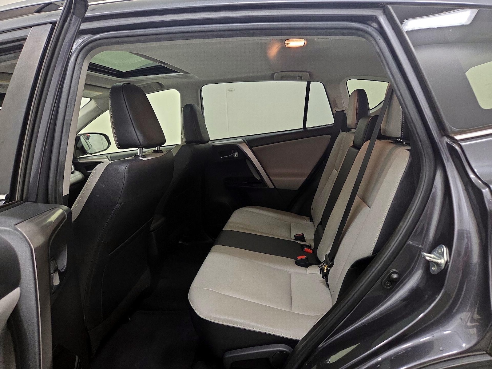2018 Toyota RAV4 Limited - Photo 21