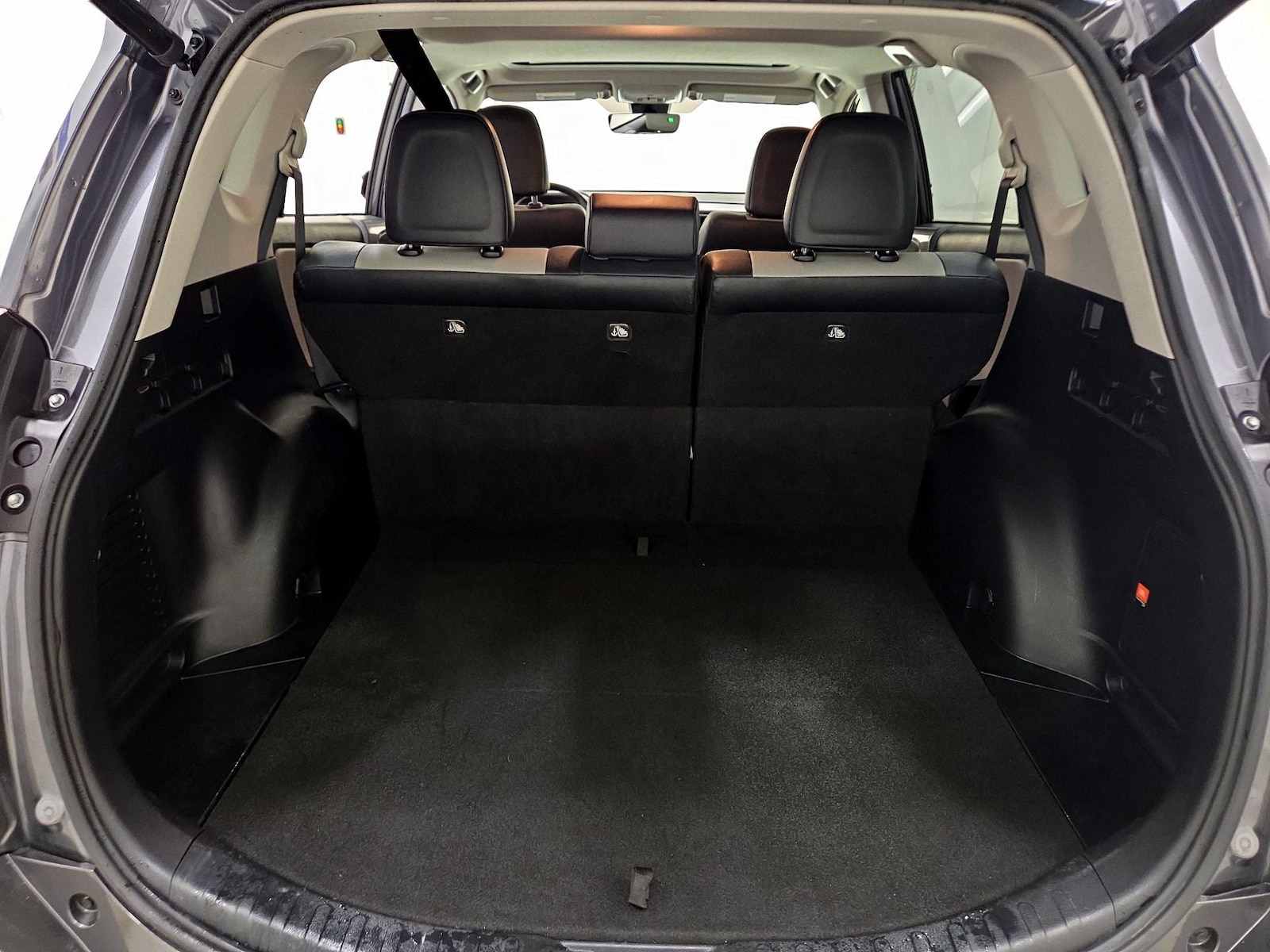 2018 Toyota RAV4 Limited - Photo 22