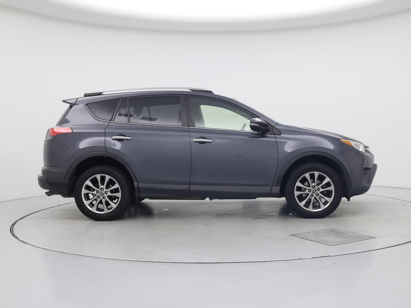2018 Toyota RAV4 Limited - Photo 8