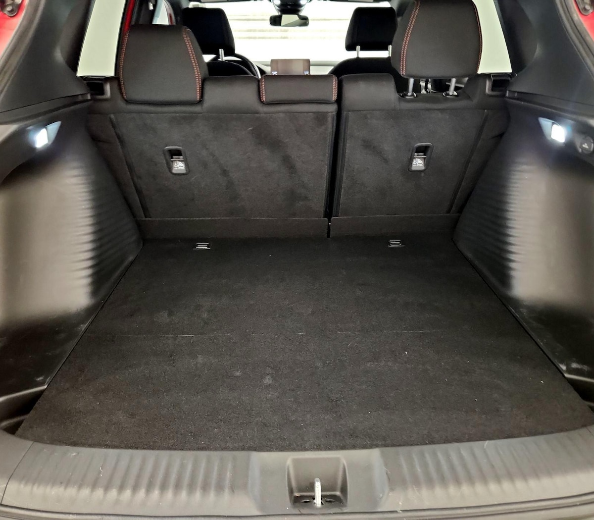 Trunk/Cargo (Seats Up)