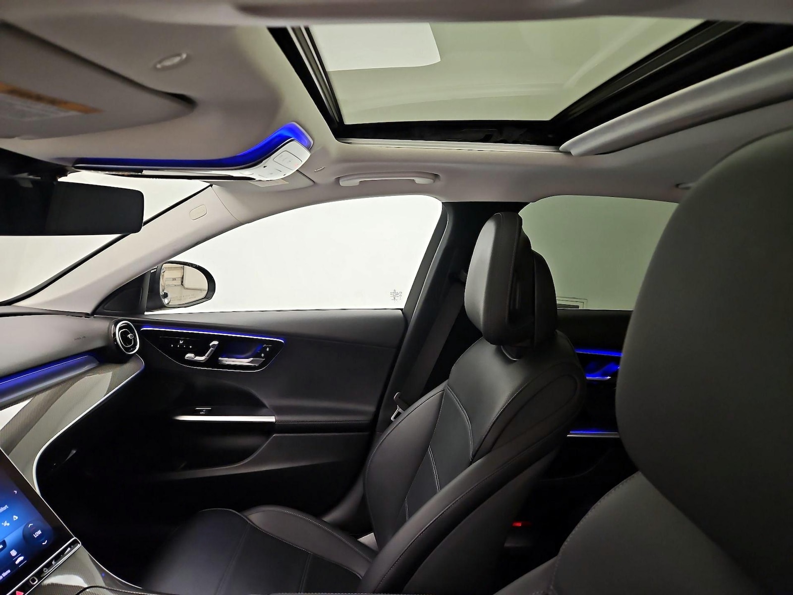 2022 Mercedes-Benz C-Class Sedan C 300 - Photo 10