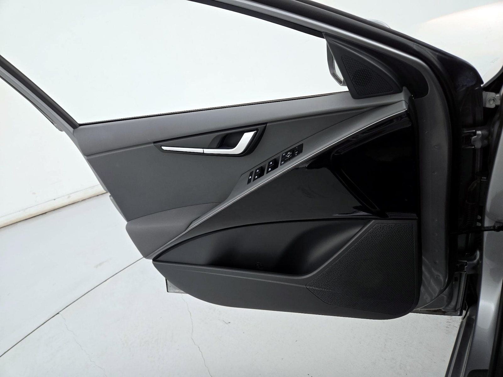 2023 Kia Niro EX - Photo 13
