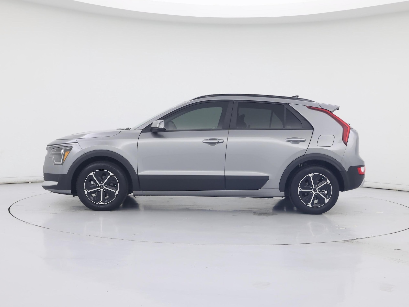 2023 Kia Niro EX - Photo 4