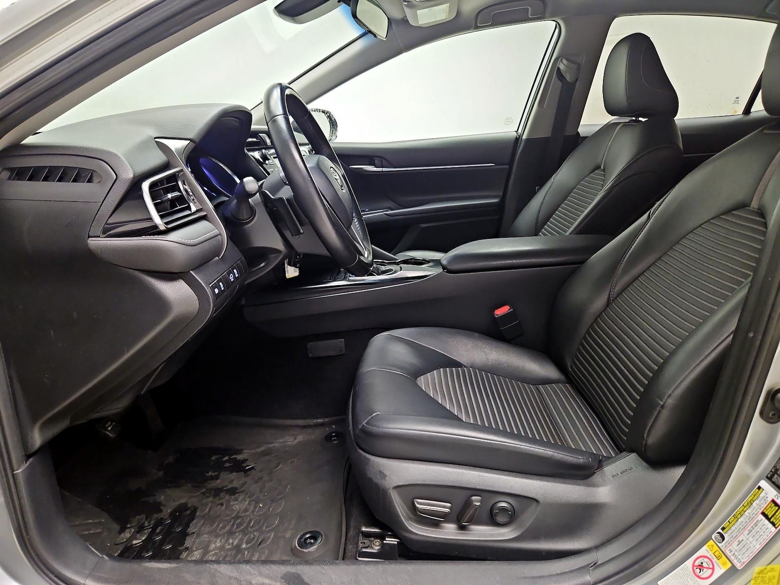 Power Seat(s) & Side Airbags