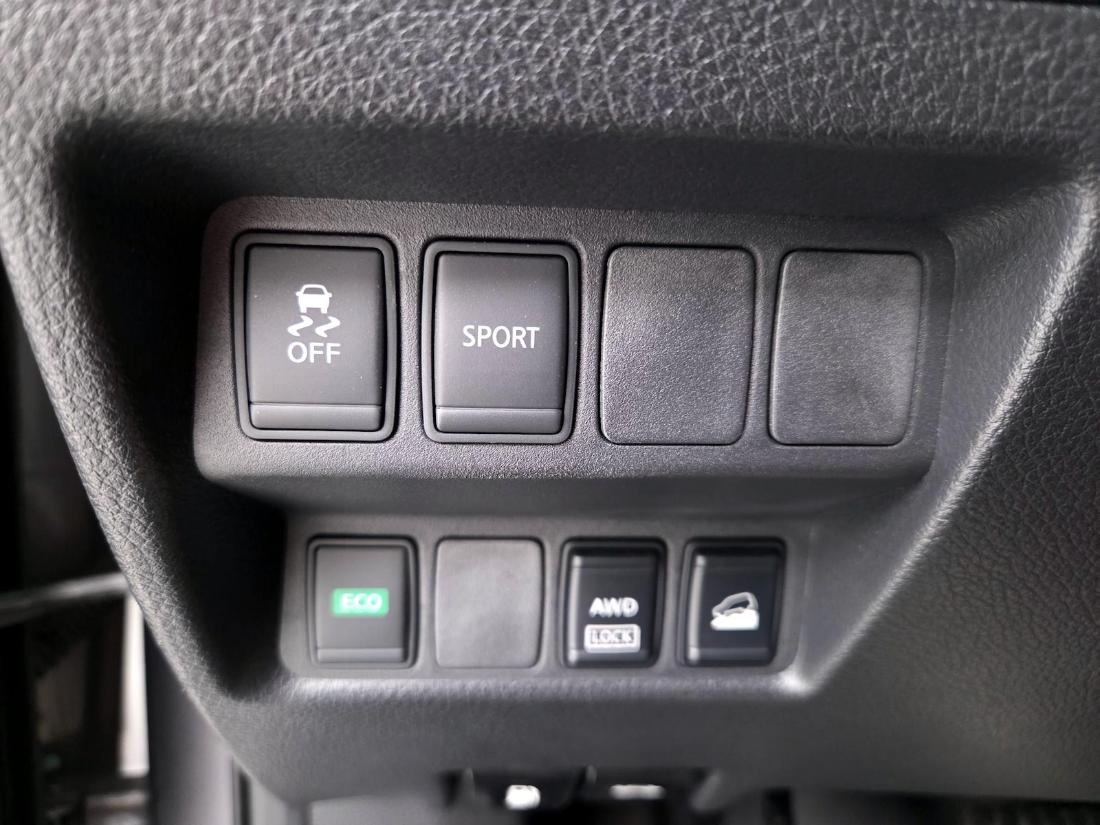 2016 Nissan Rogue SV - Photo 14