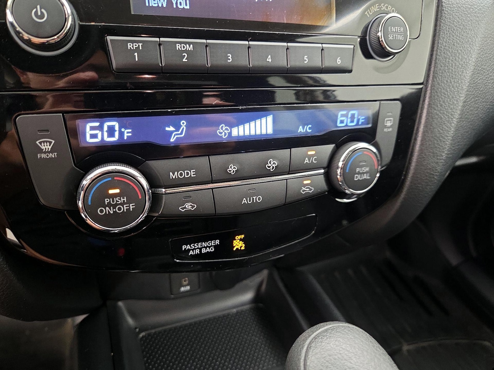 2016 Nissan Rogue SV - Photo 17