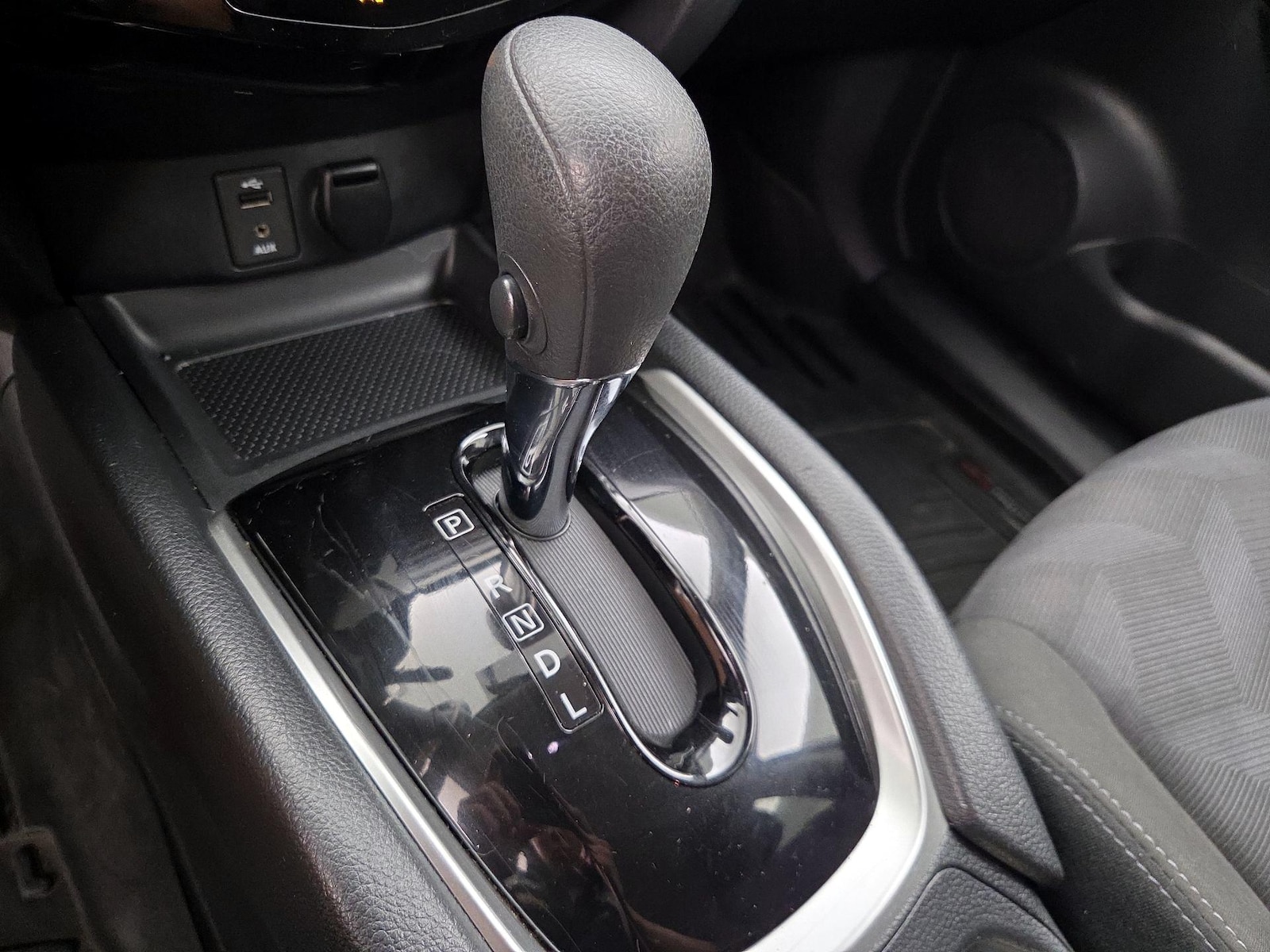 2016 Nissan Rogue SV - Photo 18