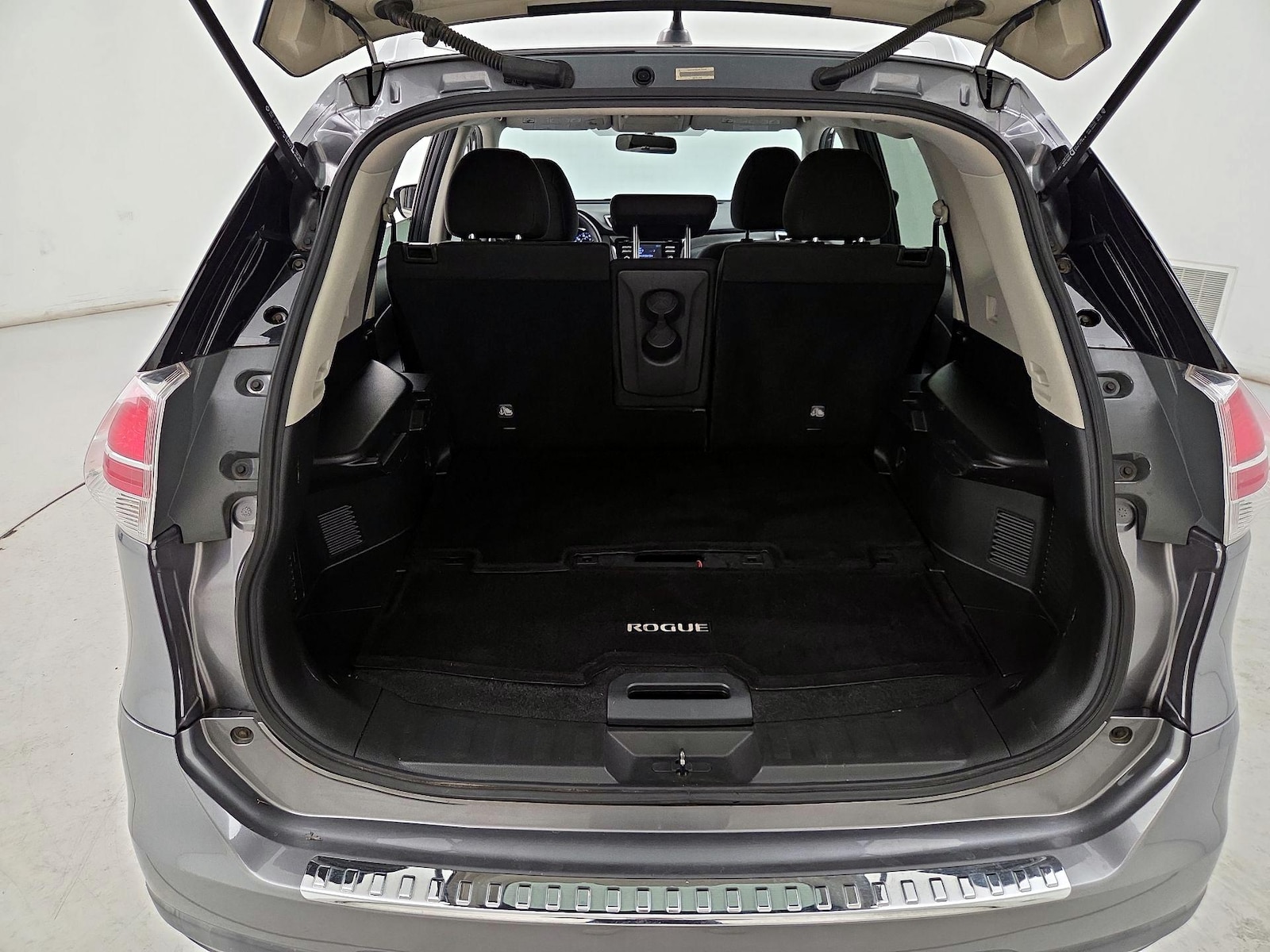2016 Nissan Rogue SV - Photo 21