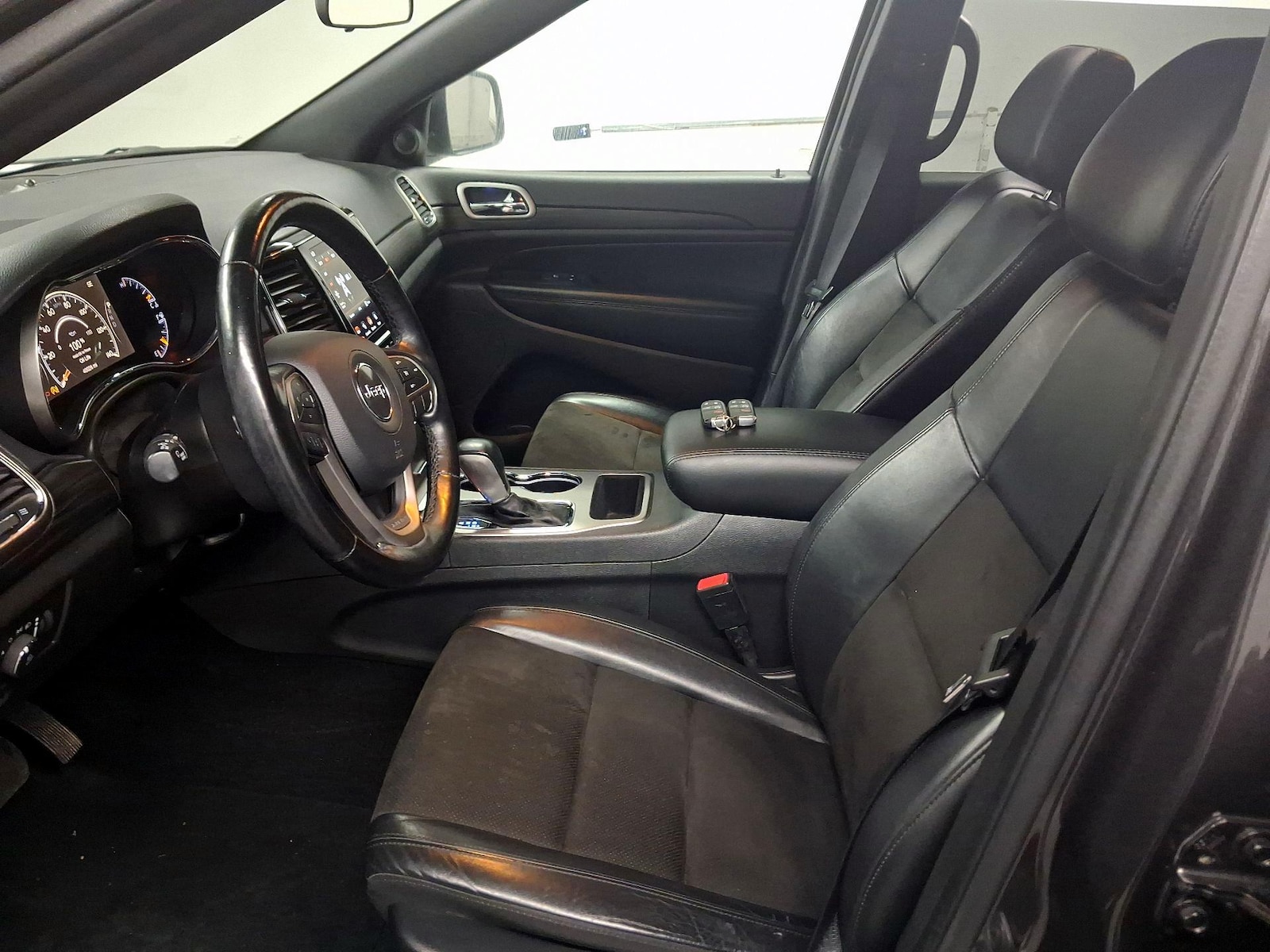 Power Seat(s) & Side Airbags