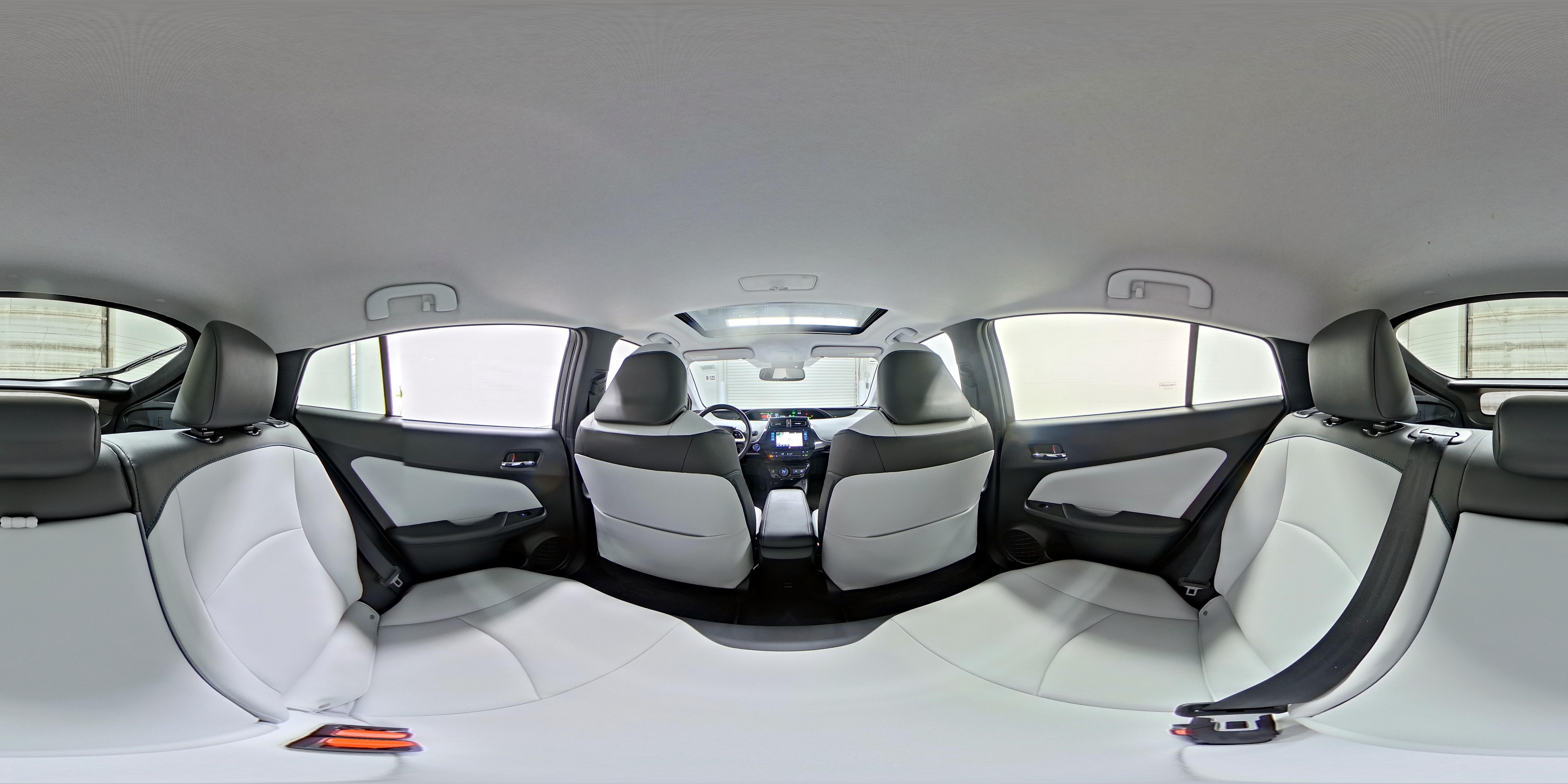 2016 Toyota Prius Four - Photo 27