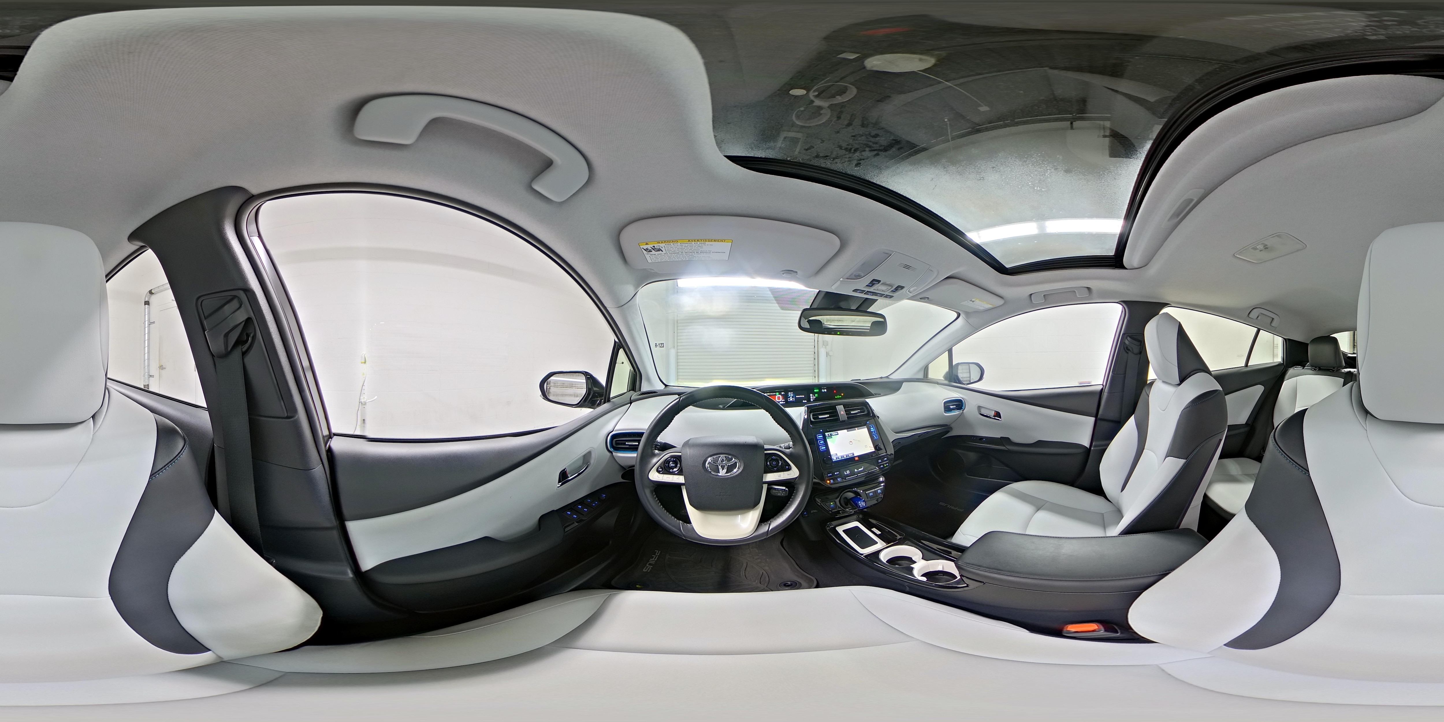 2016 Toyota Prius Four - Photo 28