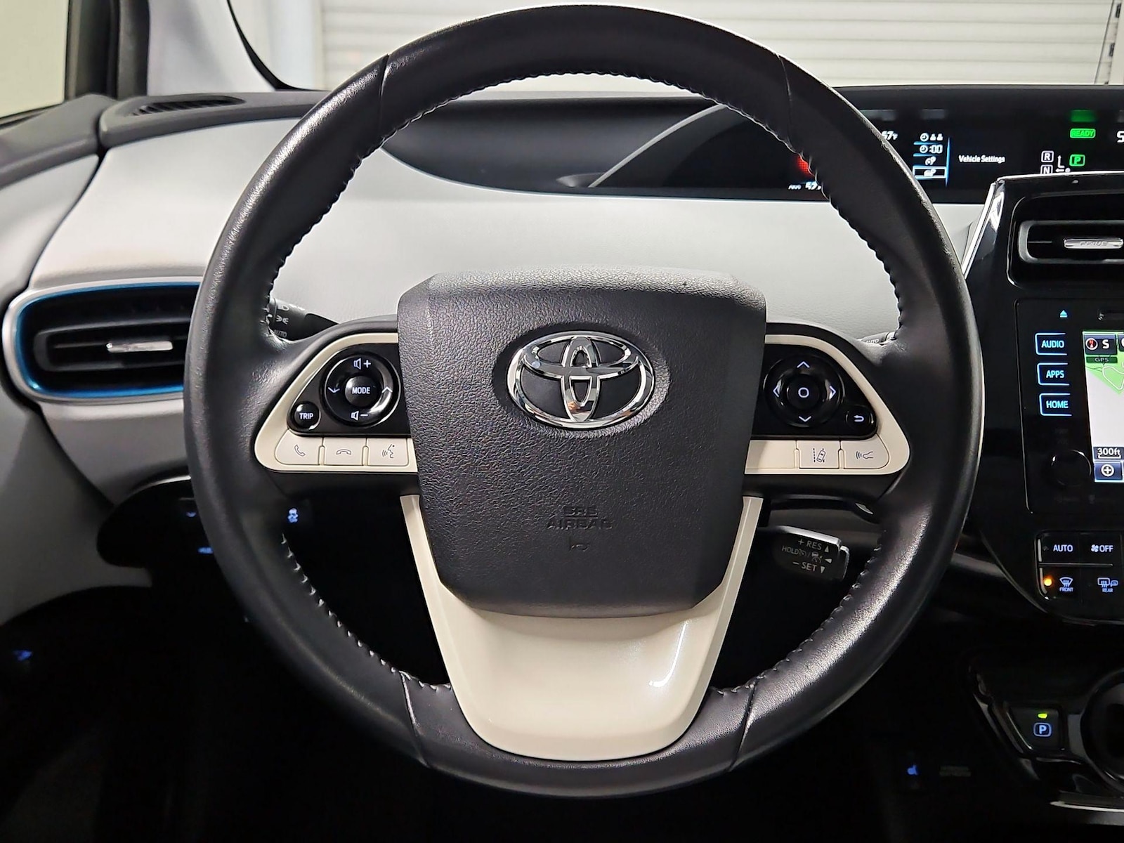 2016 Toyota Prius Four - Photo 11