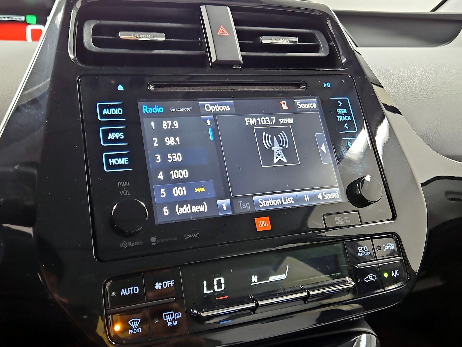 2016 Toyota Prius Four - Photo 17