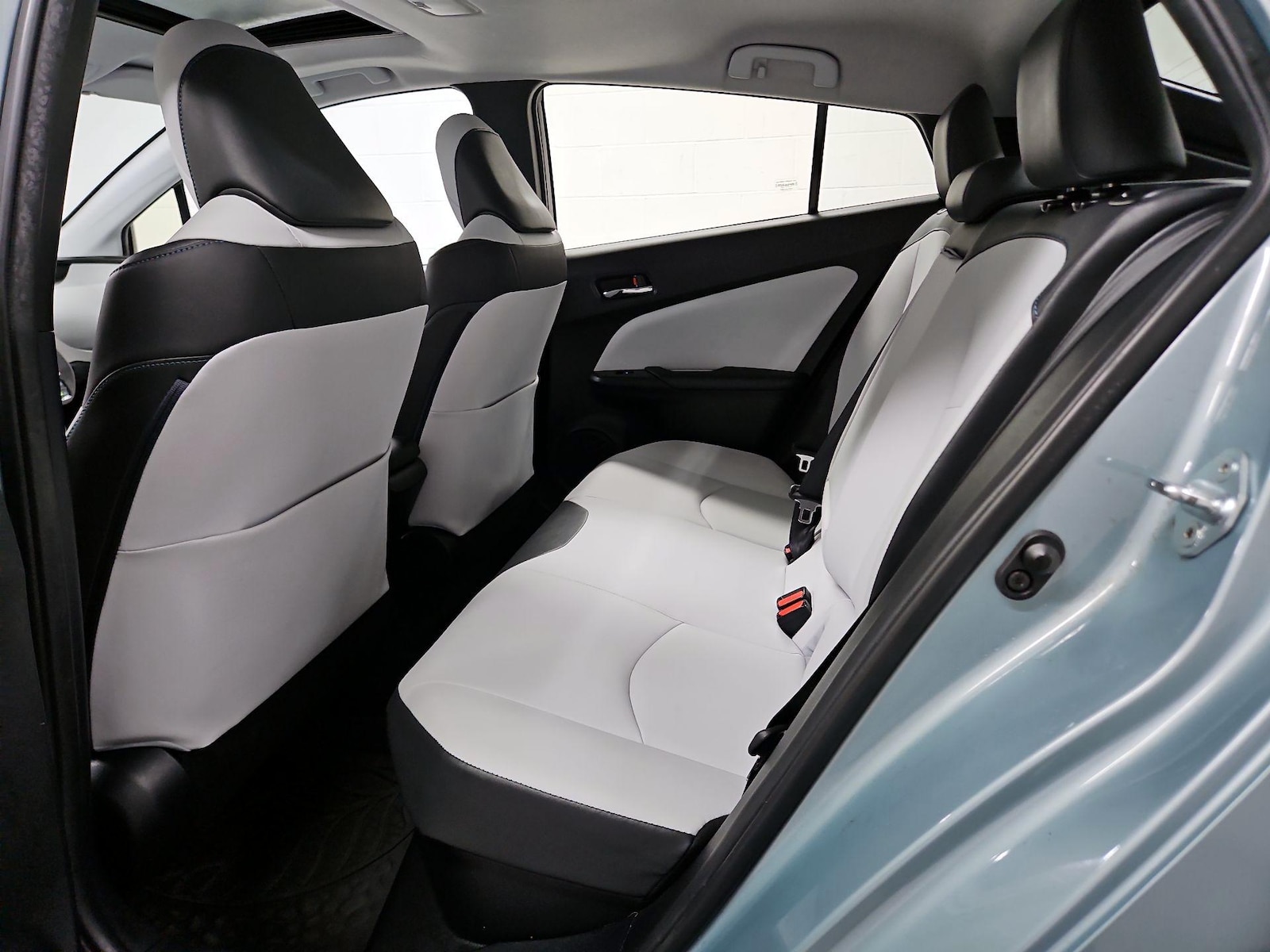 2016 Toyota Prius Four - Photo 22
