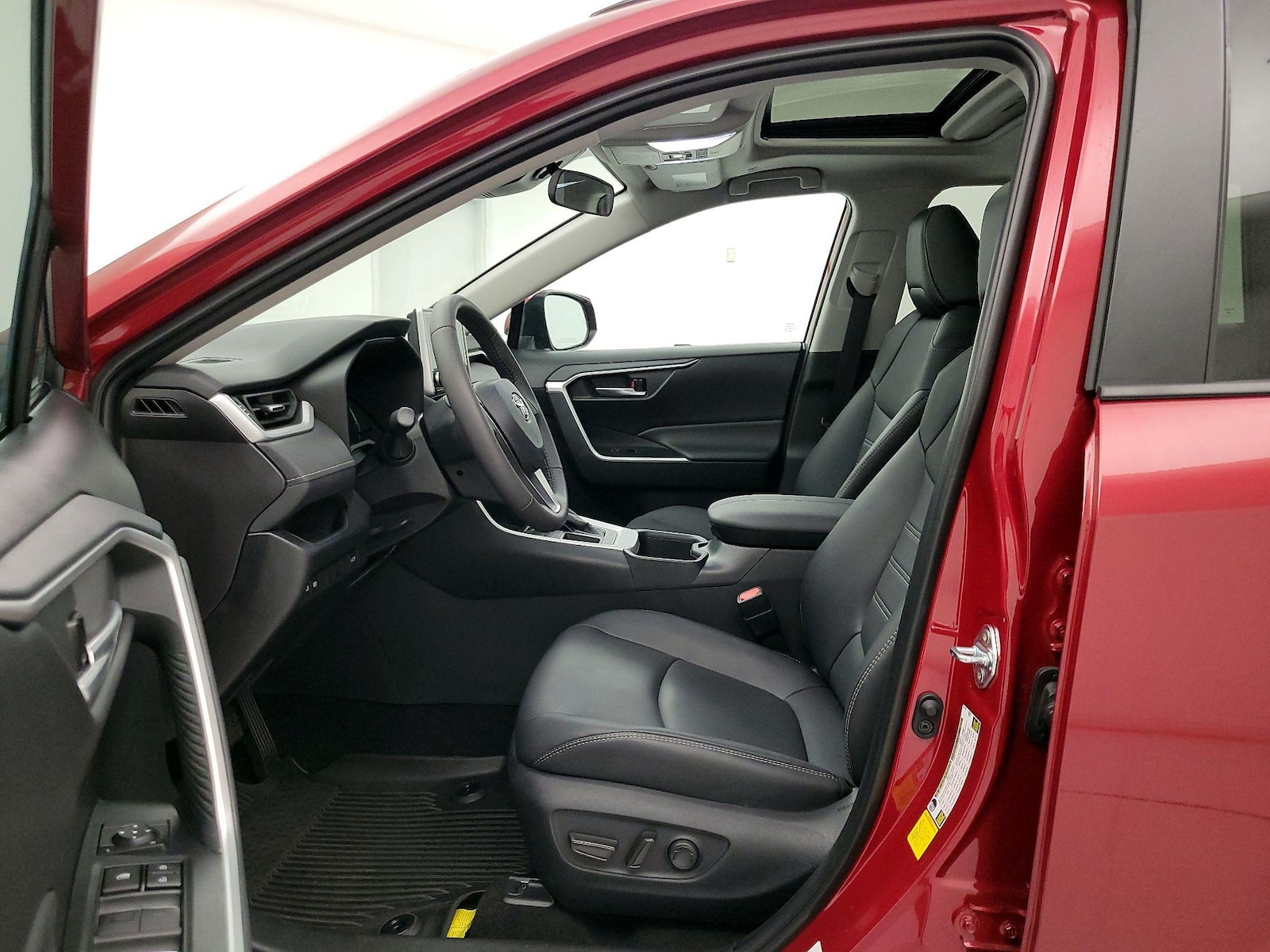 2025 Toyota RAV4 XLE Premium - Photo 12