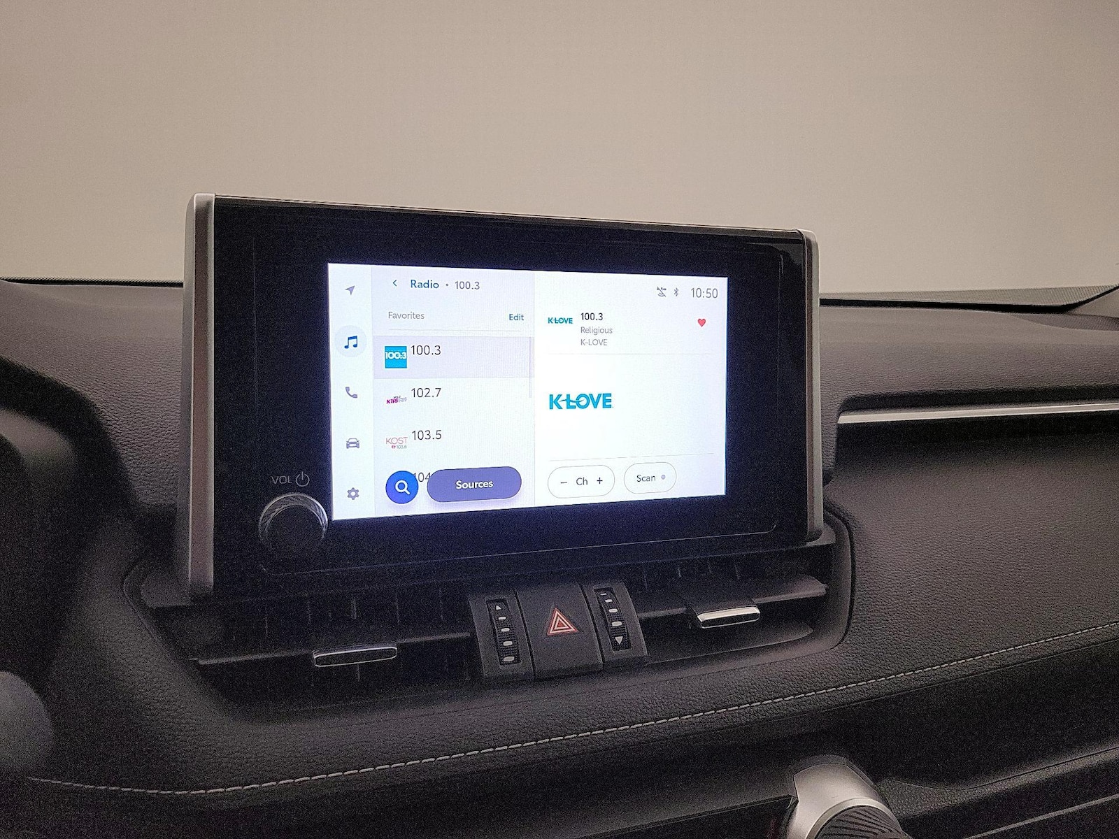 2025 Toyota RAV4 XLE Premium - Photo 15