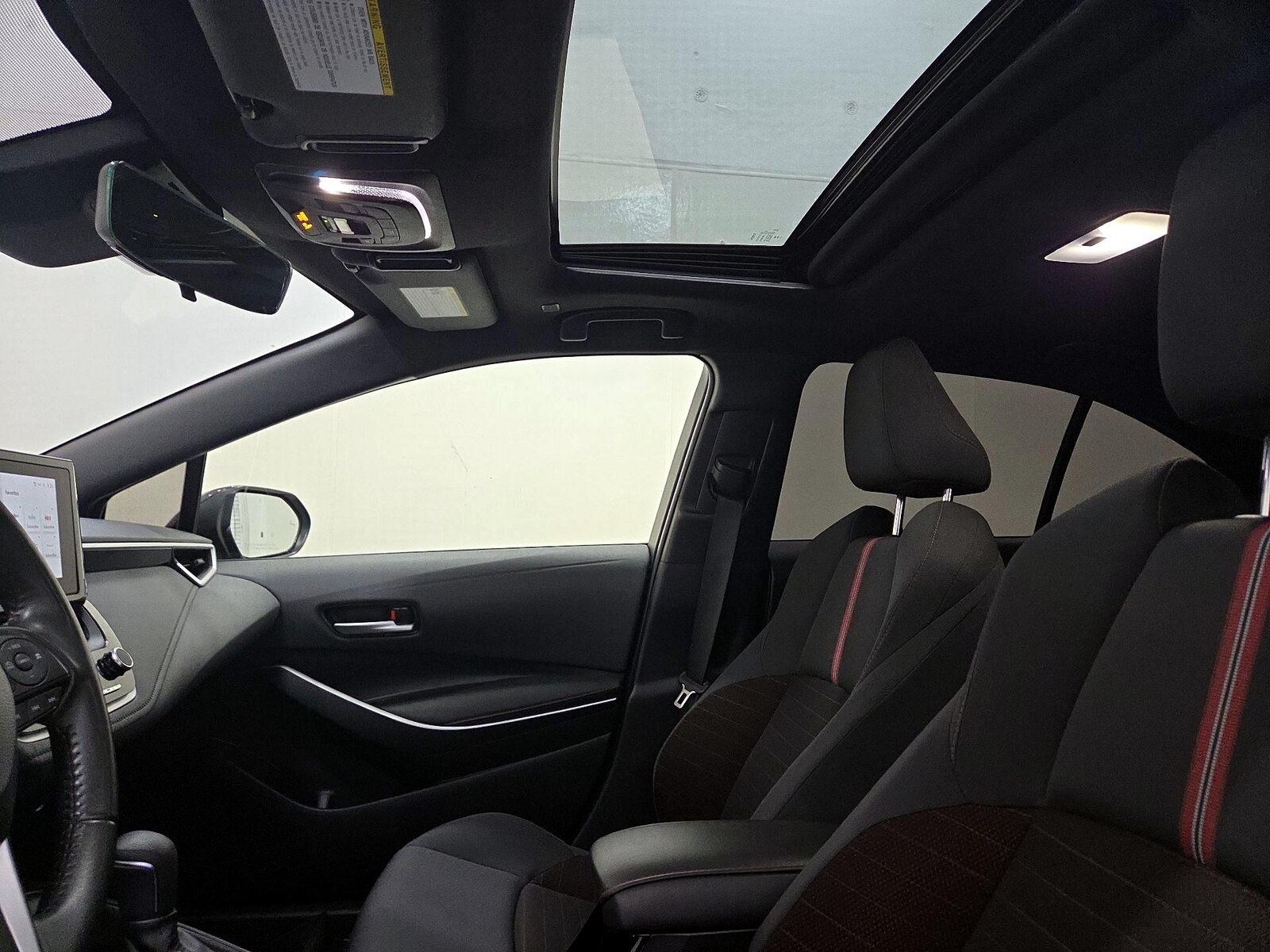 Sunroof(s) & Overhead Airbags