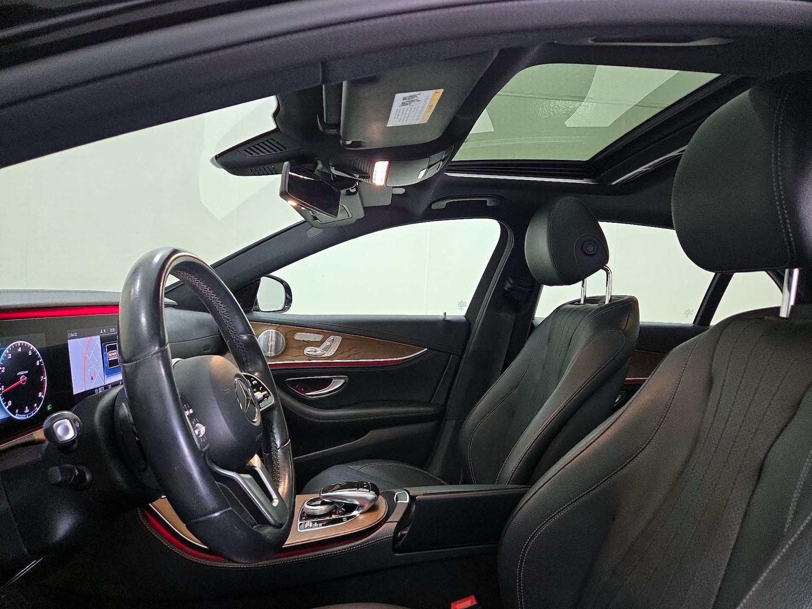 Sunroof(s) & Overhead Airbags