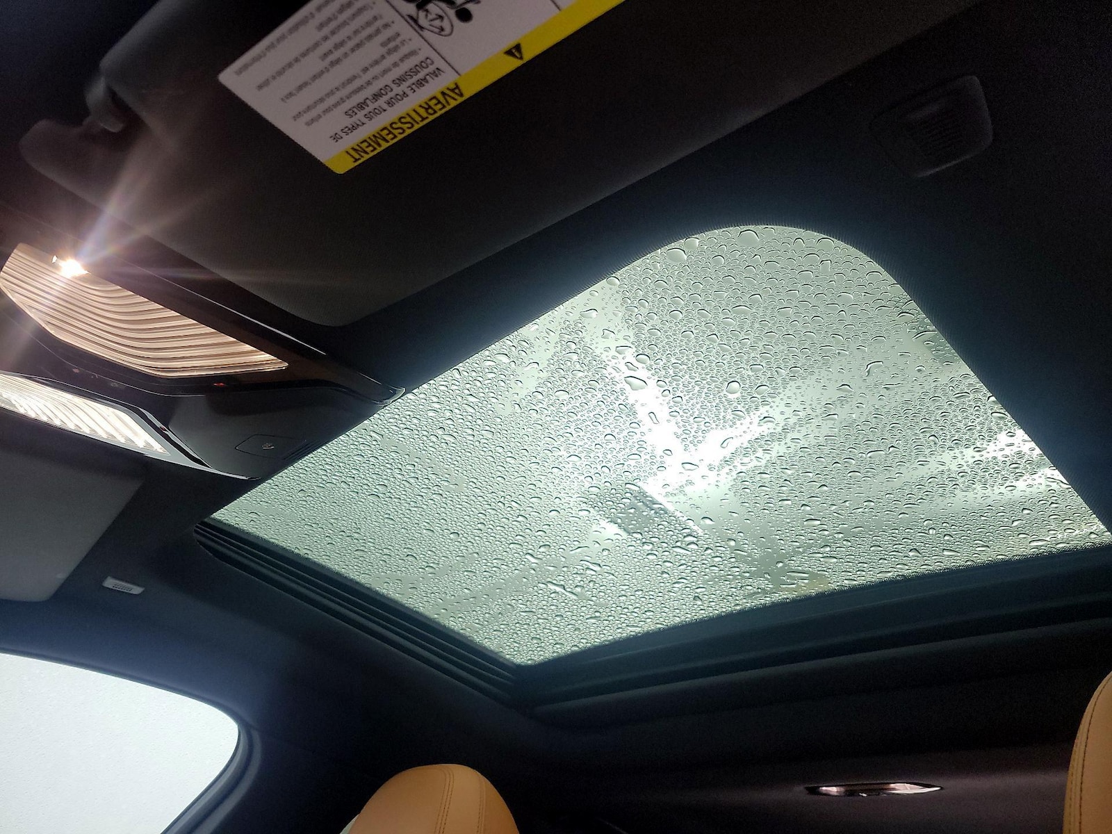Sunroof(s) & Overhead Airbags