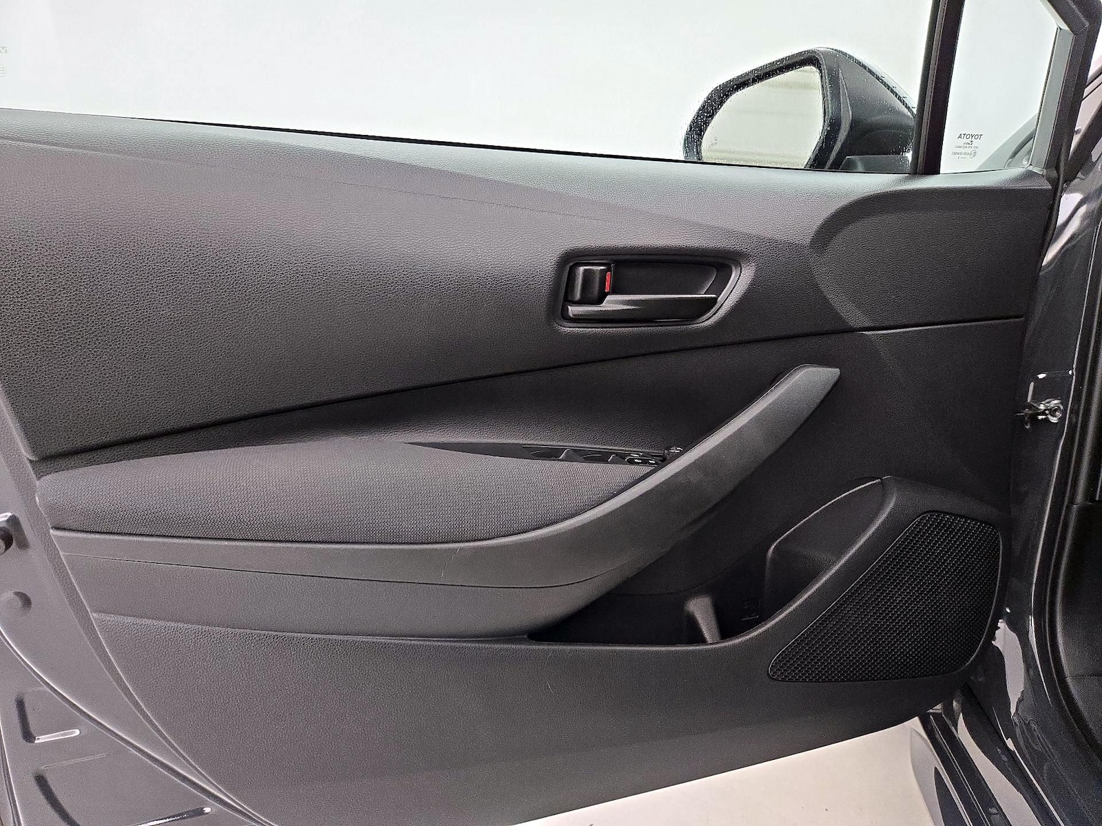 2023 Toyota Corolla LE - Photo 13