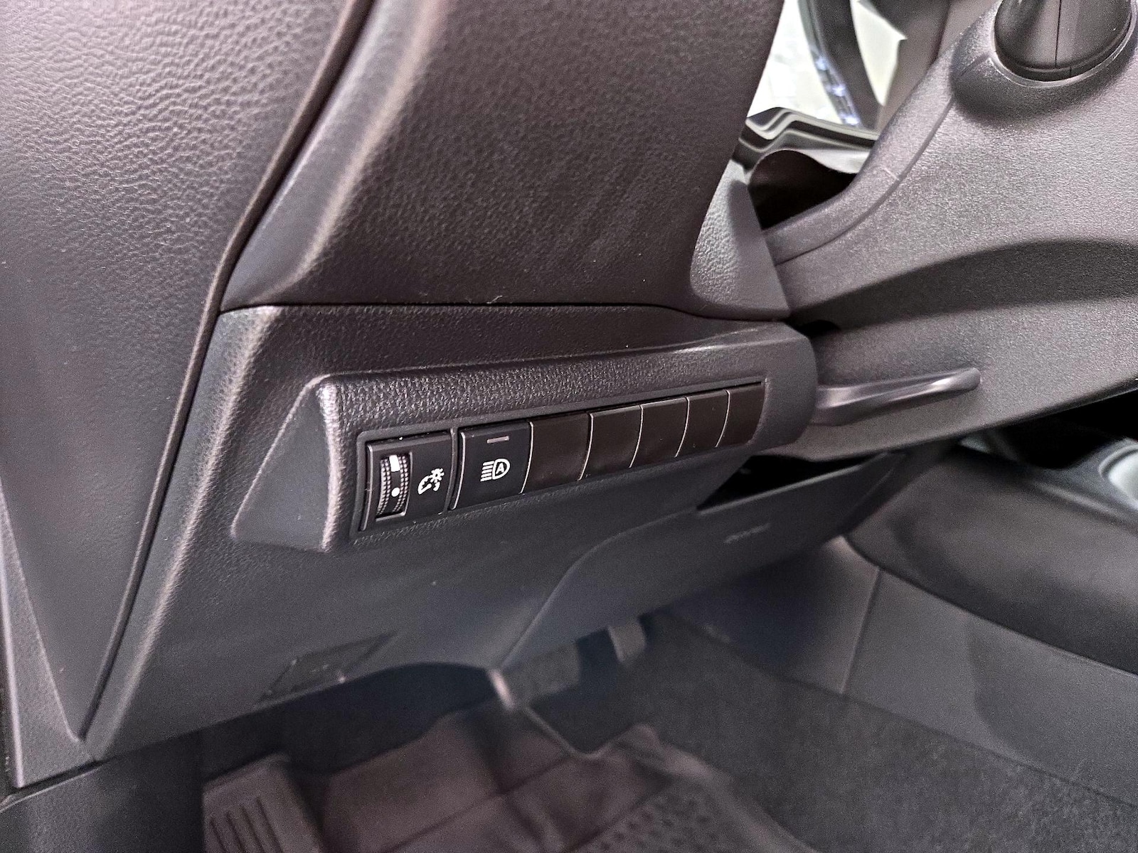 2023 Toyota Corolla LE - Photo 14