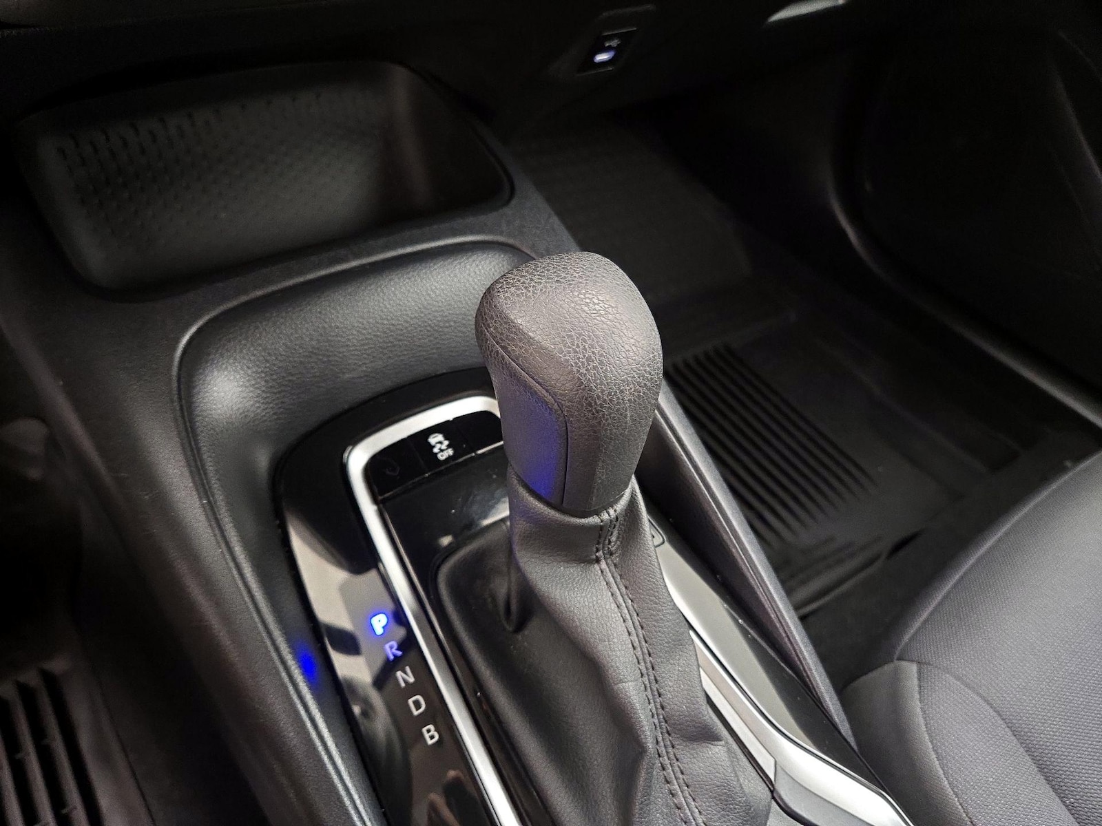 2023 Toyota Corolla LE - Photo 18