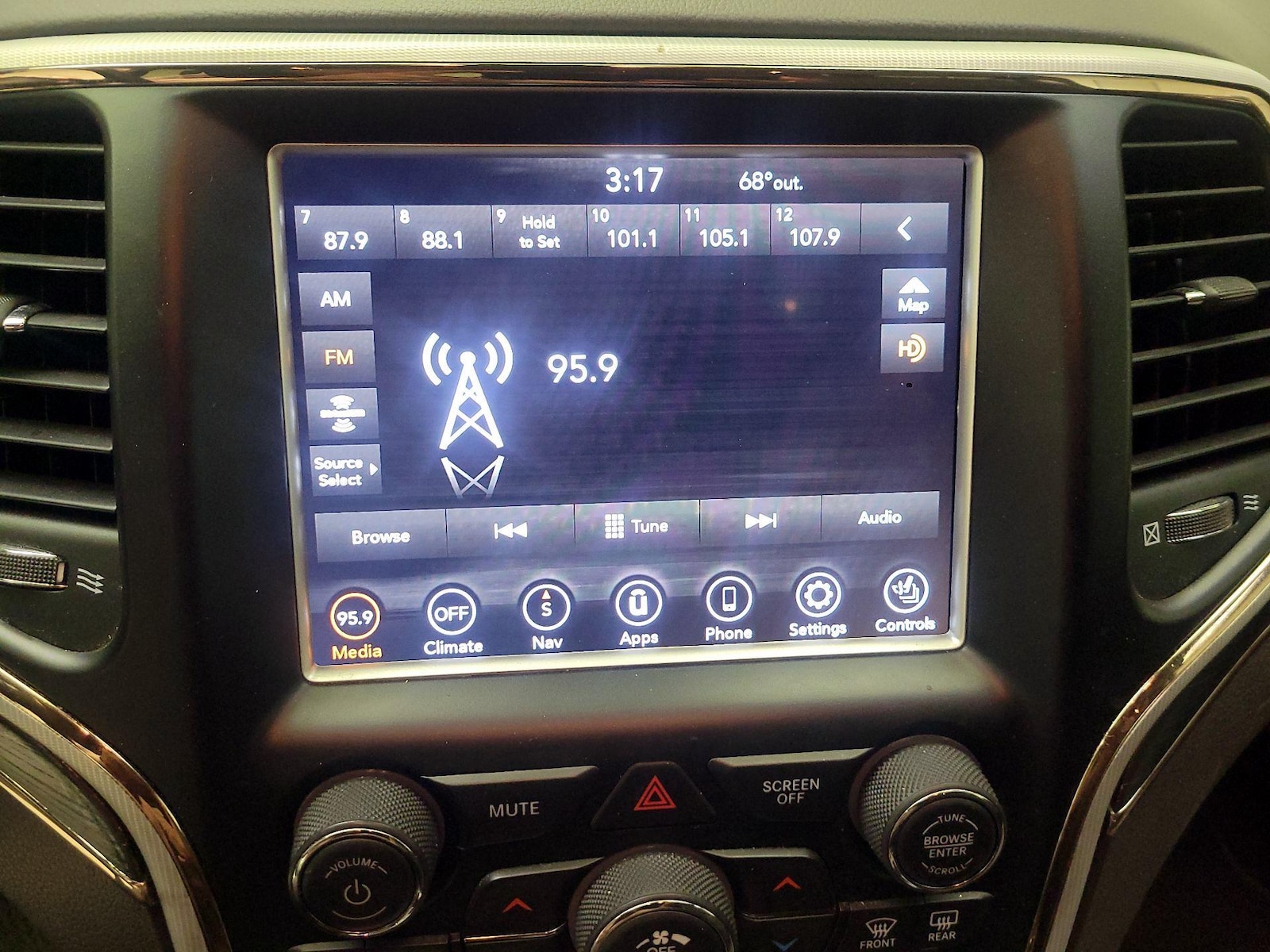 2018 Jeep Grand Cherokee Summit - Photo 17
