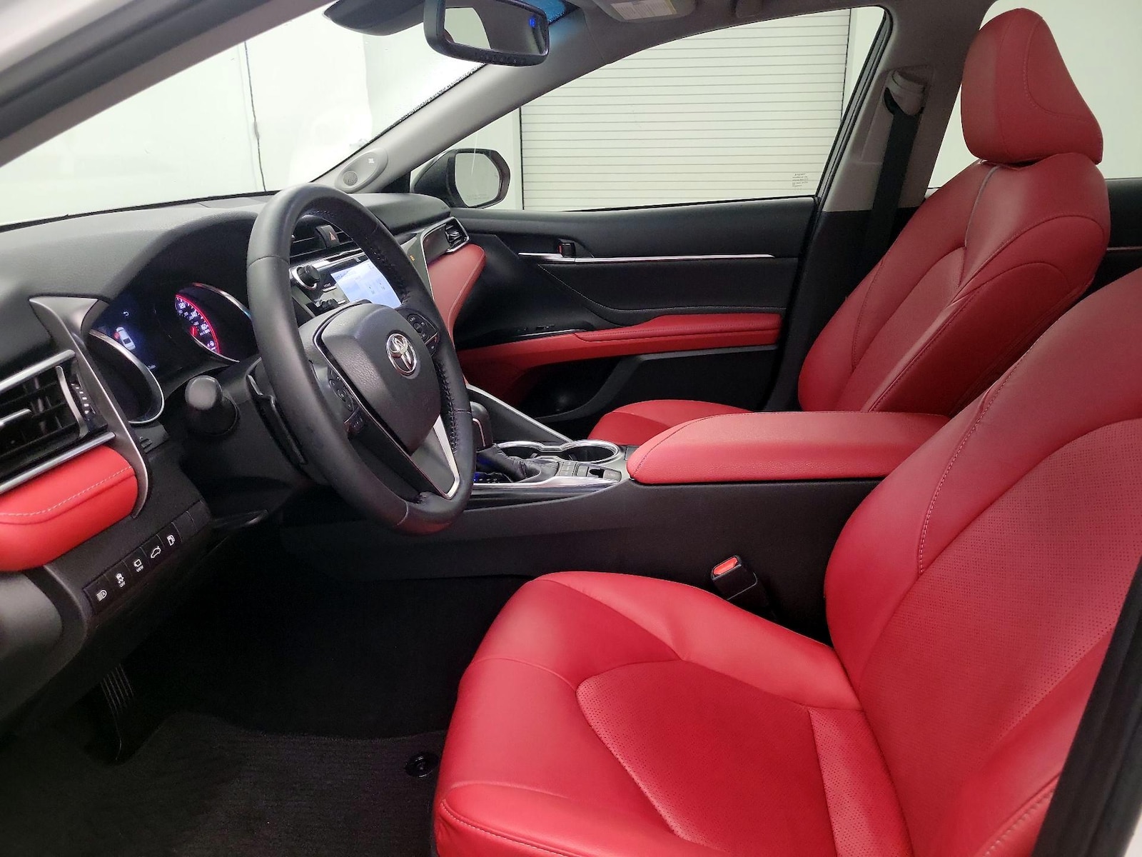 2018 Toyota Camry XSE - Photo 12