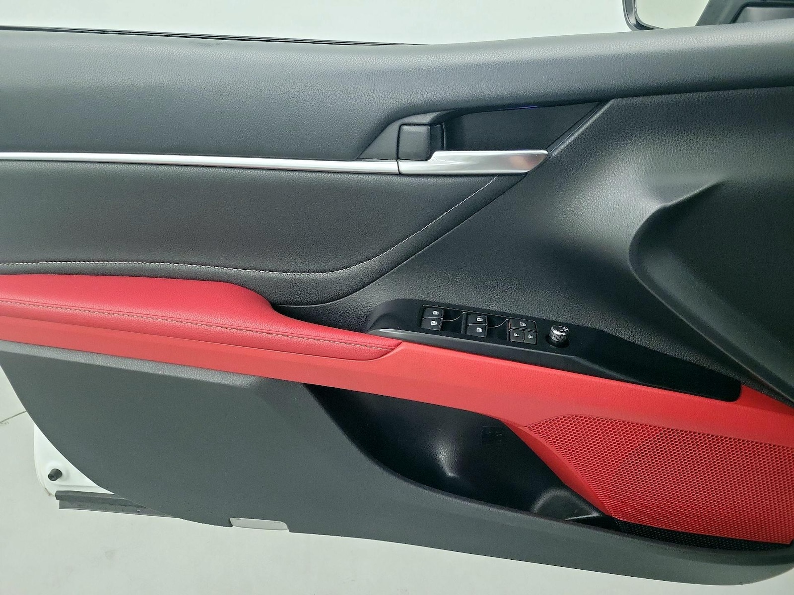 2018 Toyota Camry XSE - Photo 13