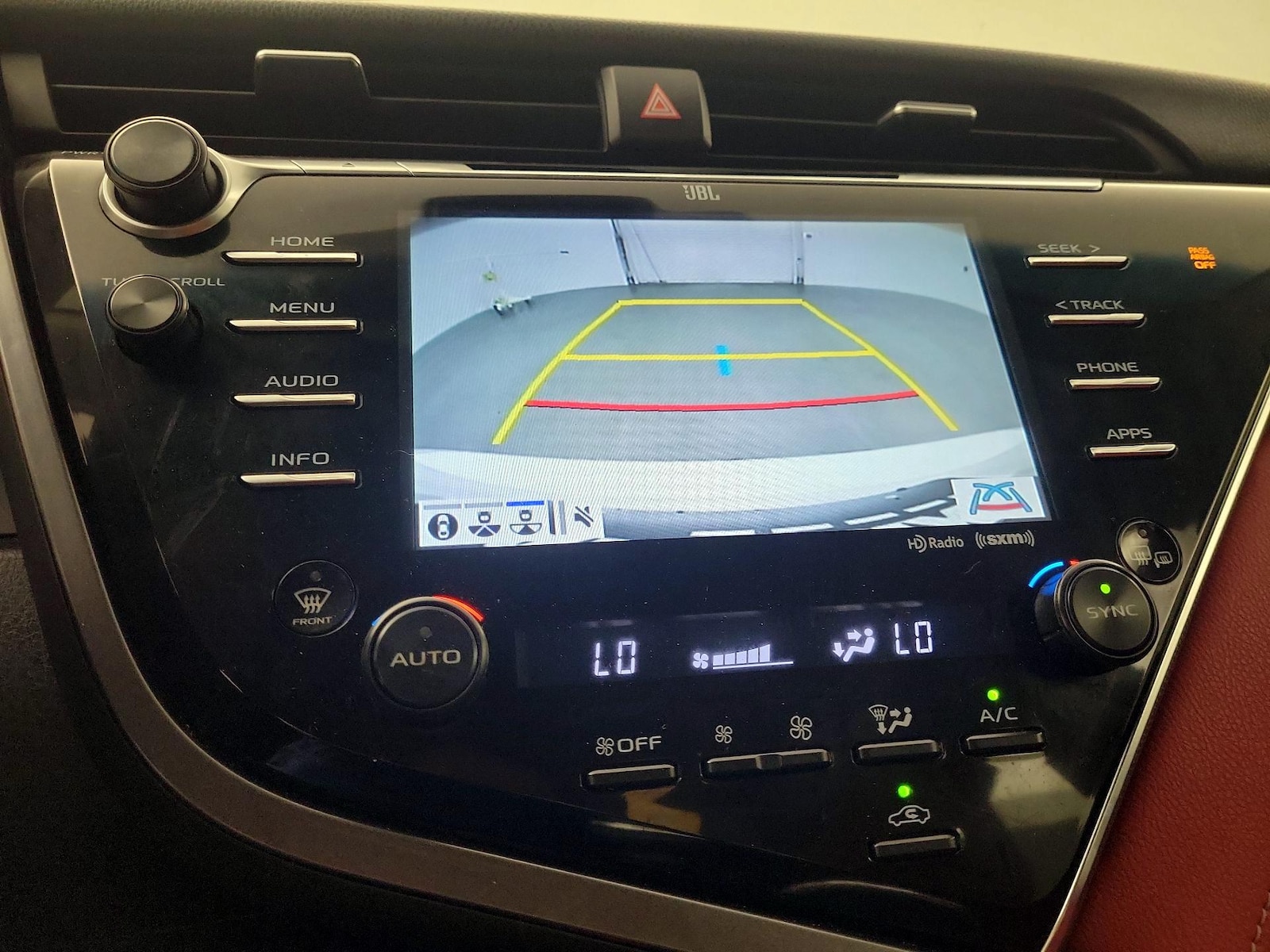 2018 Toyota Camry XSE - Photo 15