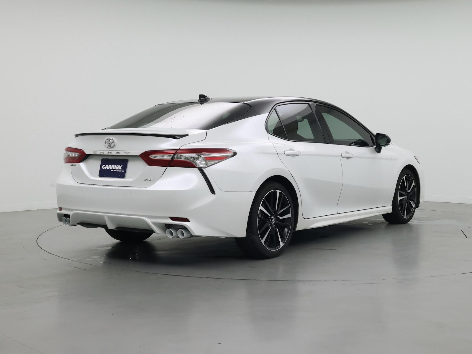 2018 Toyota Camry XSE - Photo 9