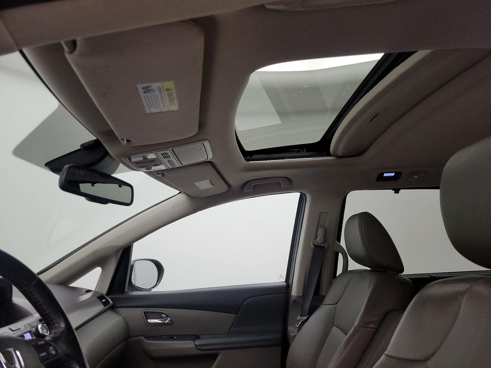 Sunroof(s) & Overhead Airbags