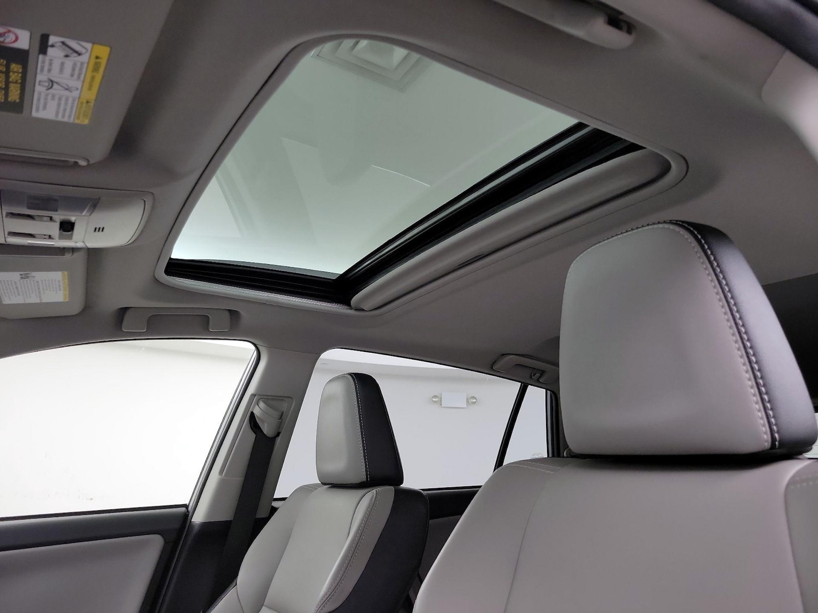 Sunroof(s) & Overhead Airbags