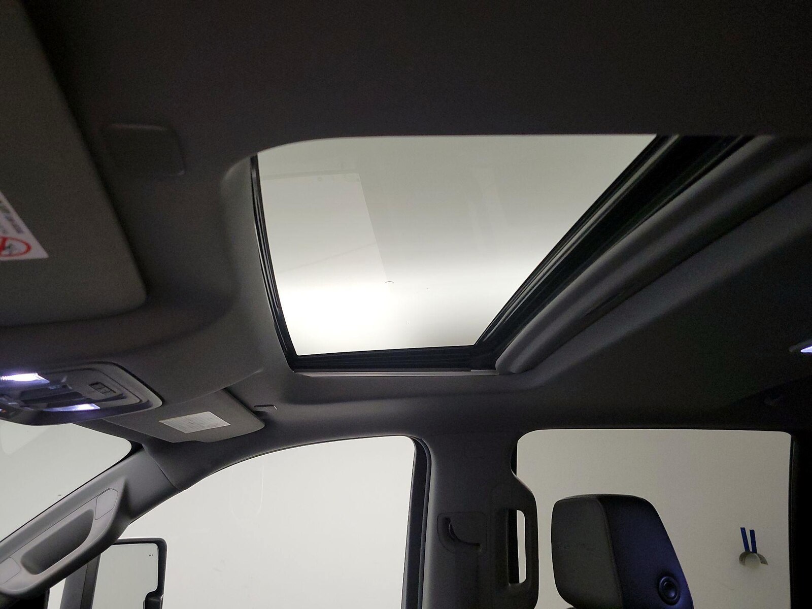 Sunroof(s) & Overhead Airbags