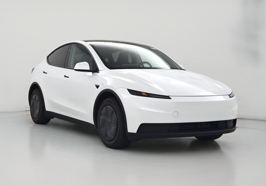 2026 Tesla Model Y Rear-Wheel Drive in White — CarMax photo