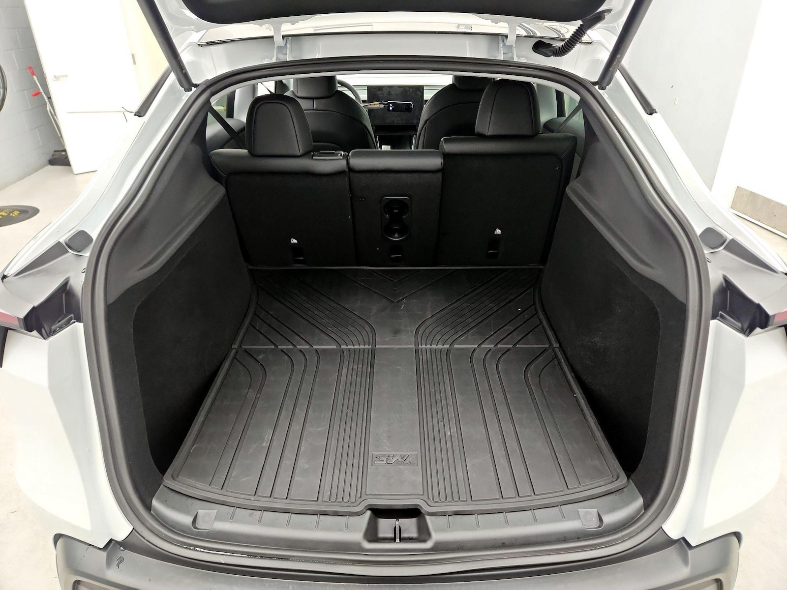 2026 Tesla Model Y Standard - Photo 21