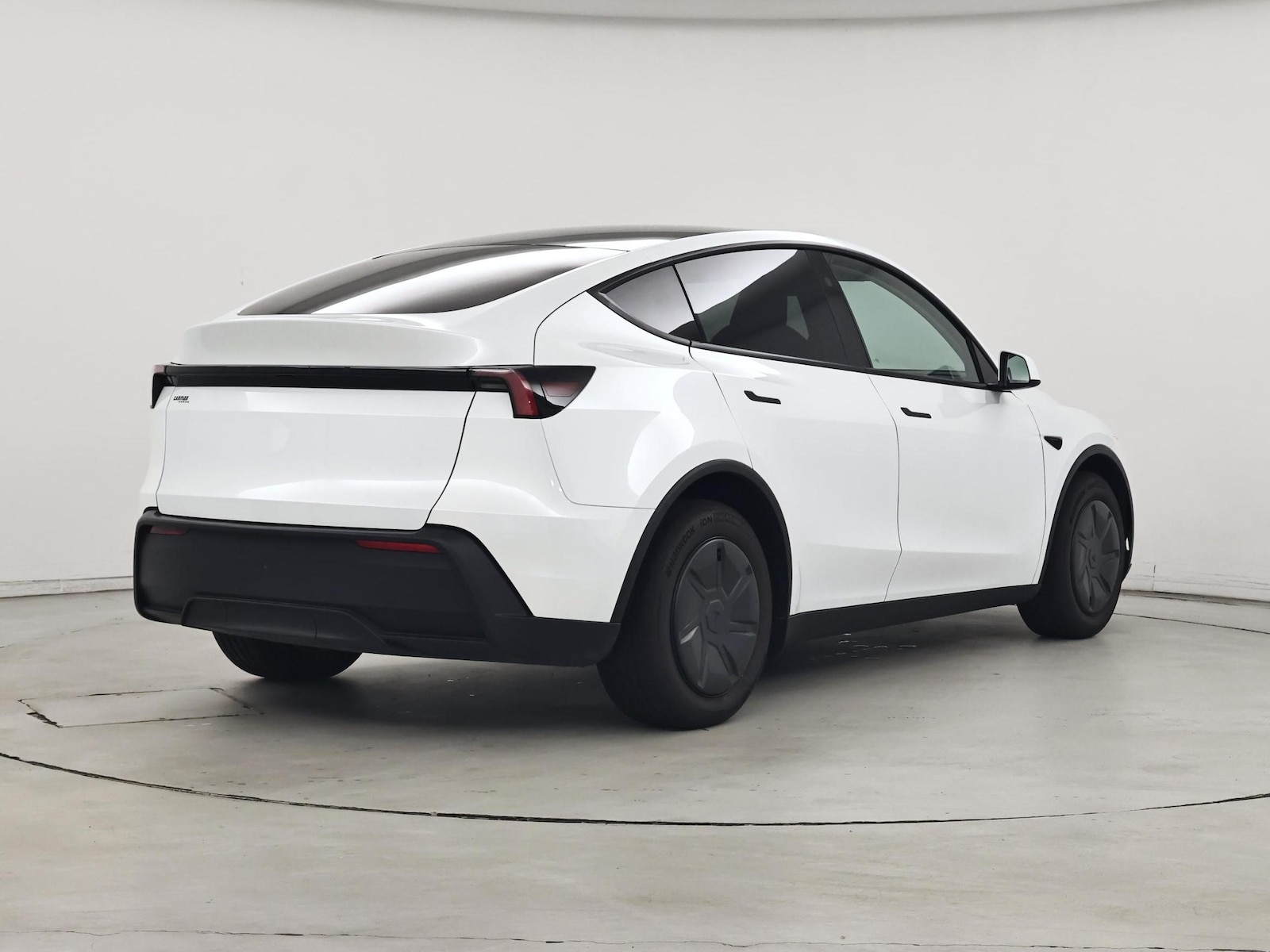 2026 Tesla Model Y Standard - Photo 9