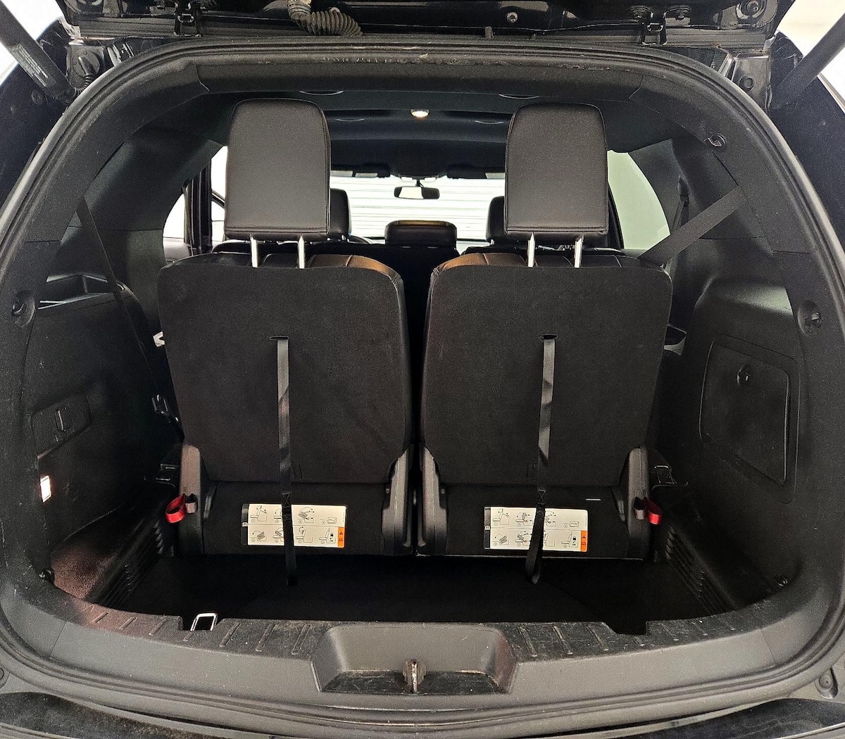 Trunk/Cargo (Seats Up)