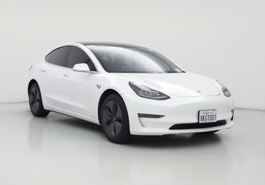 2019 Tesla Model 3 Standard Range Plus in White — CarMax photo