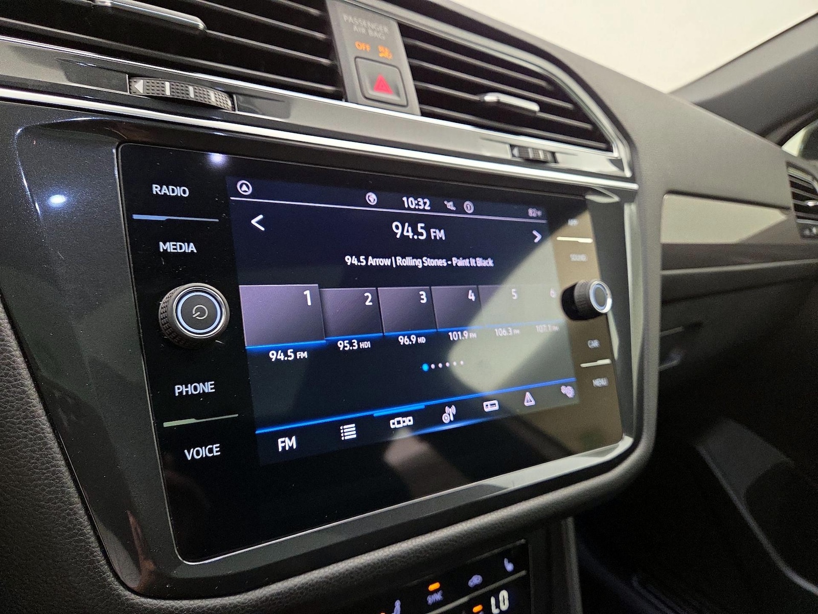 2023 Volkswagen Tiguan SE R-LINE BLACK - Photo 16