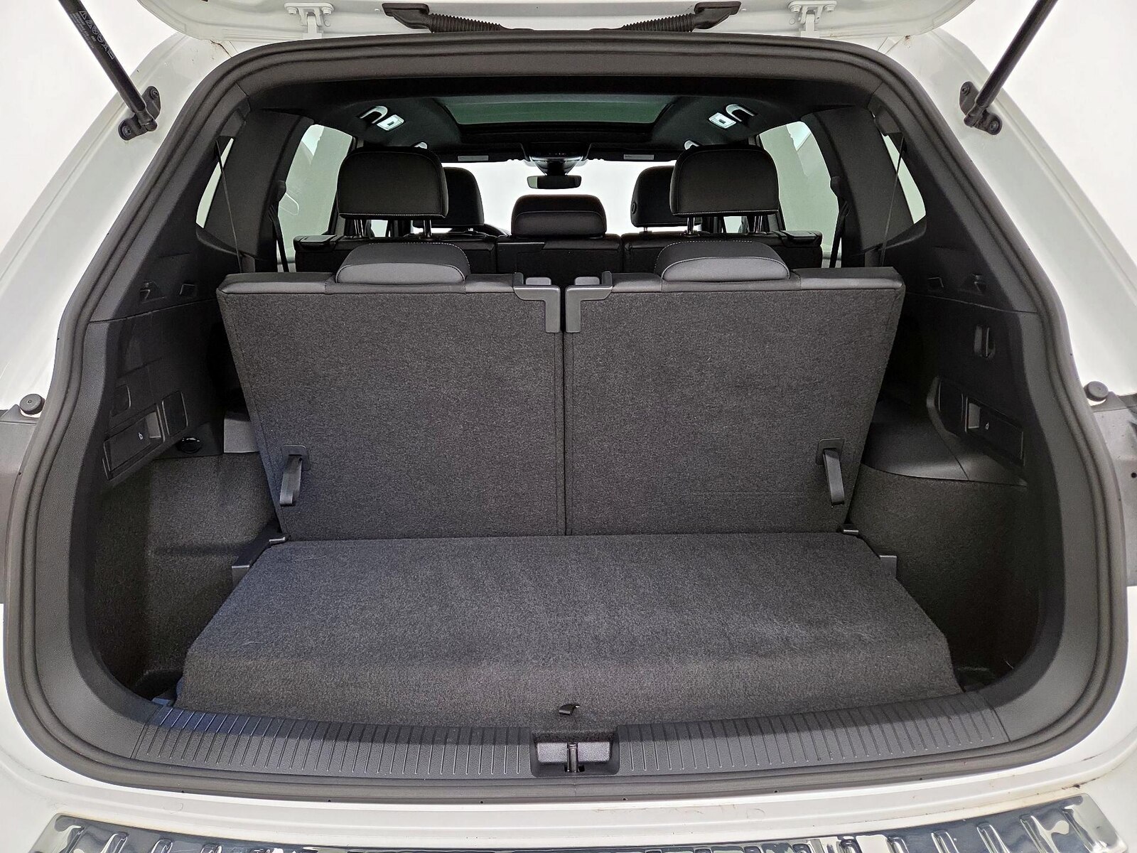 2023 Volkswagen Tiguan SE R-LINE BLACK - Photo 23