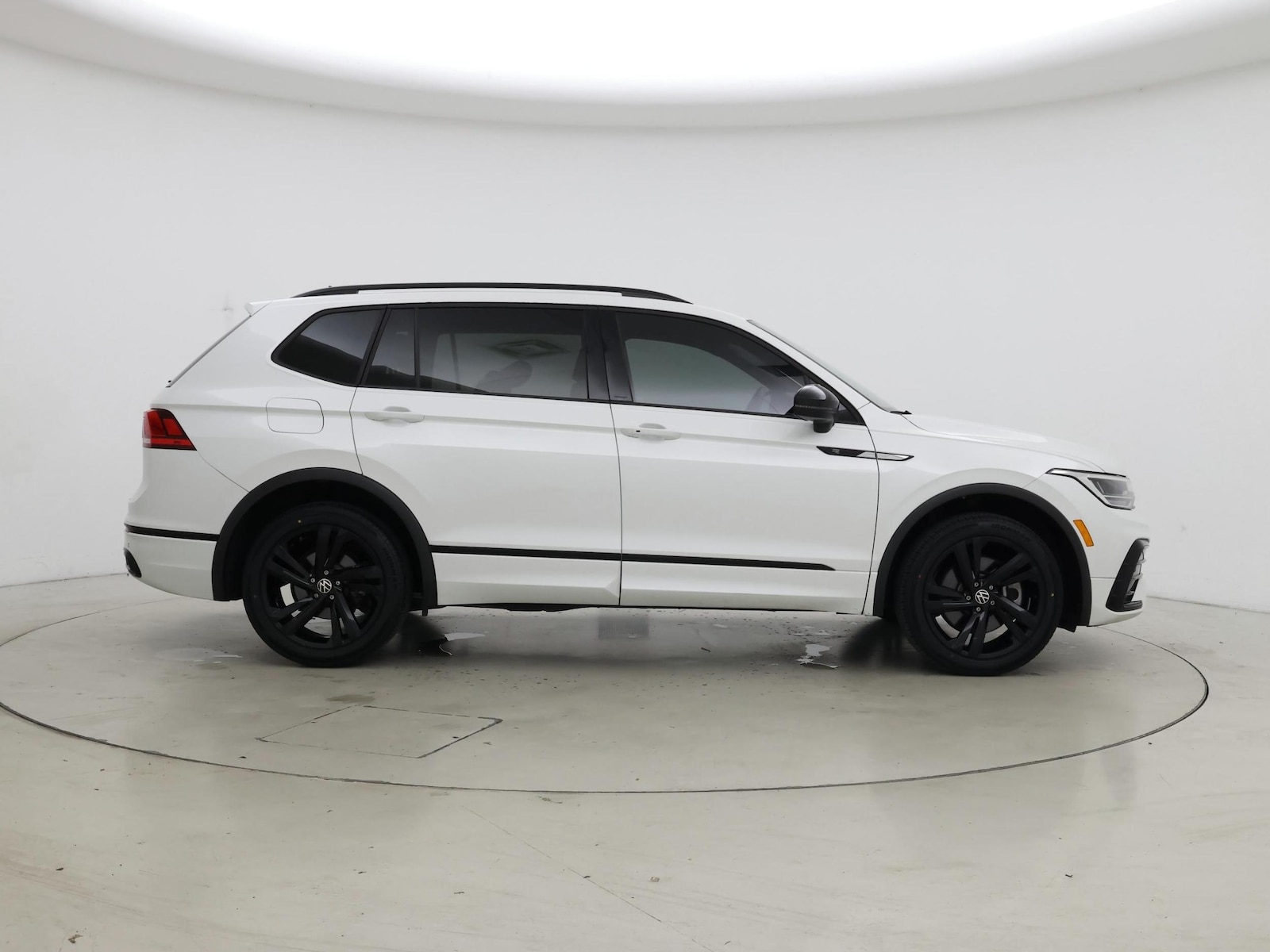 2023 Volkswagen Tiguan SE R-LINE BLACK - Photo 8