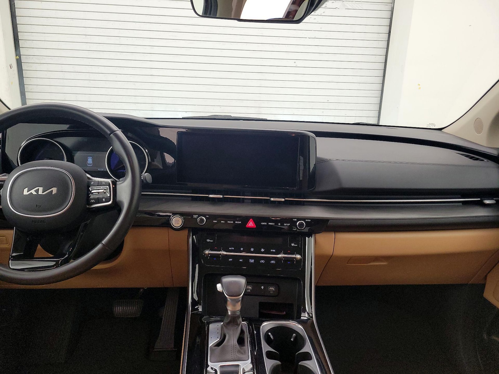 2024 Kia Carnival EX - Photo 10