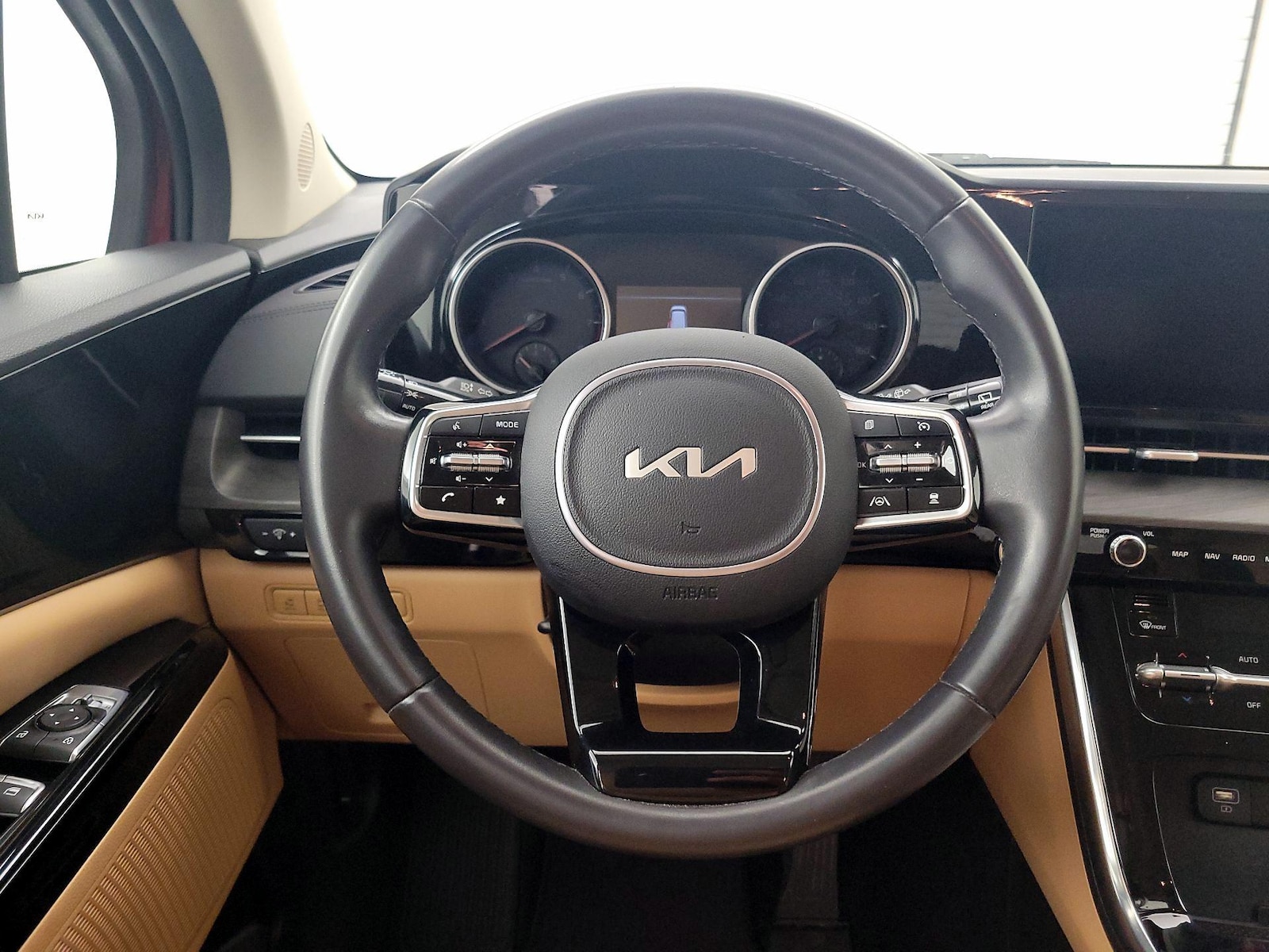 2024 Kia Carnival EX - Photo 11