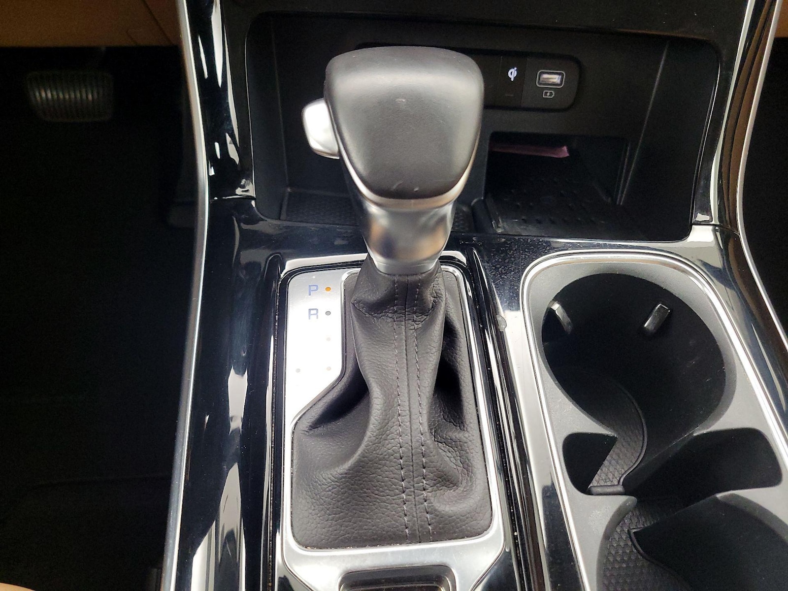 2024 Kia Carnival EX - Photo 19